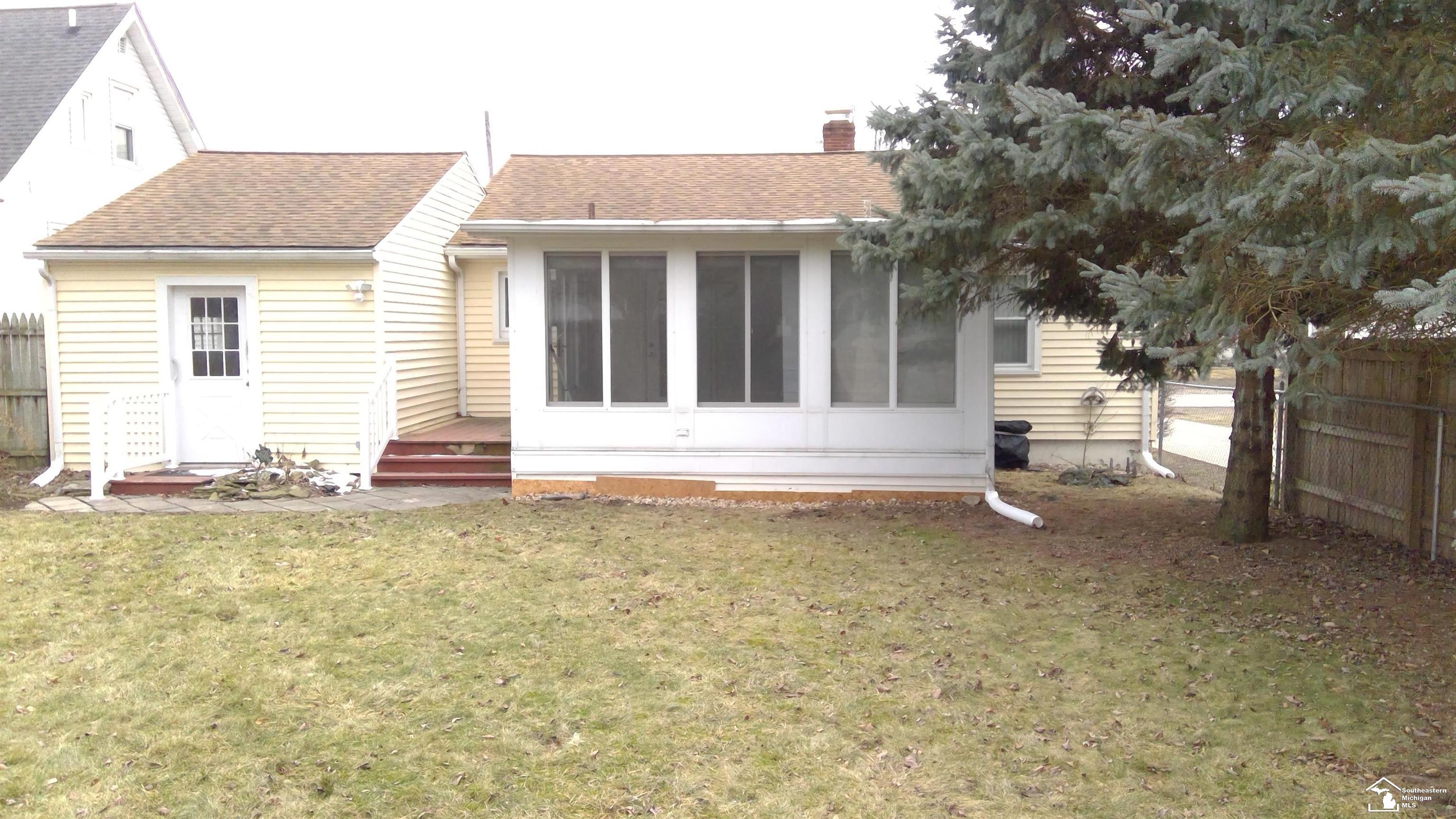 15453 PARKWOOD Drive