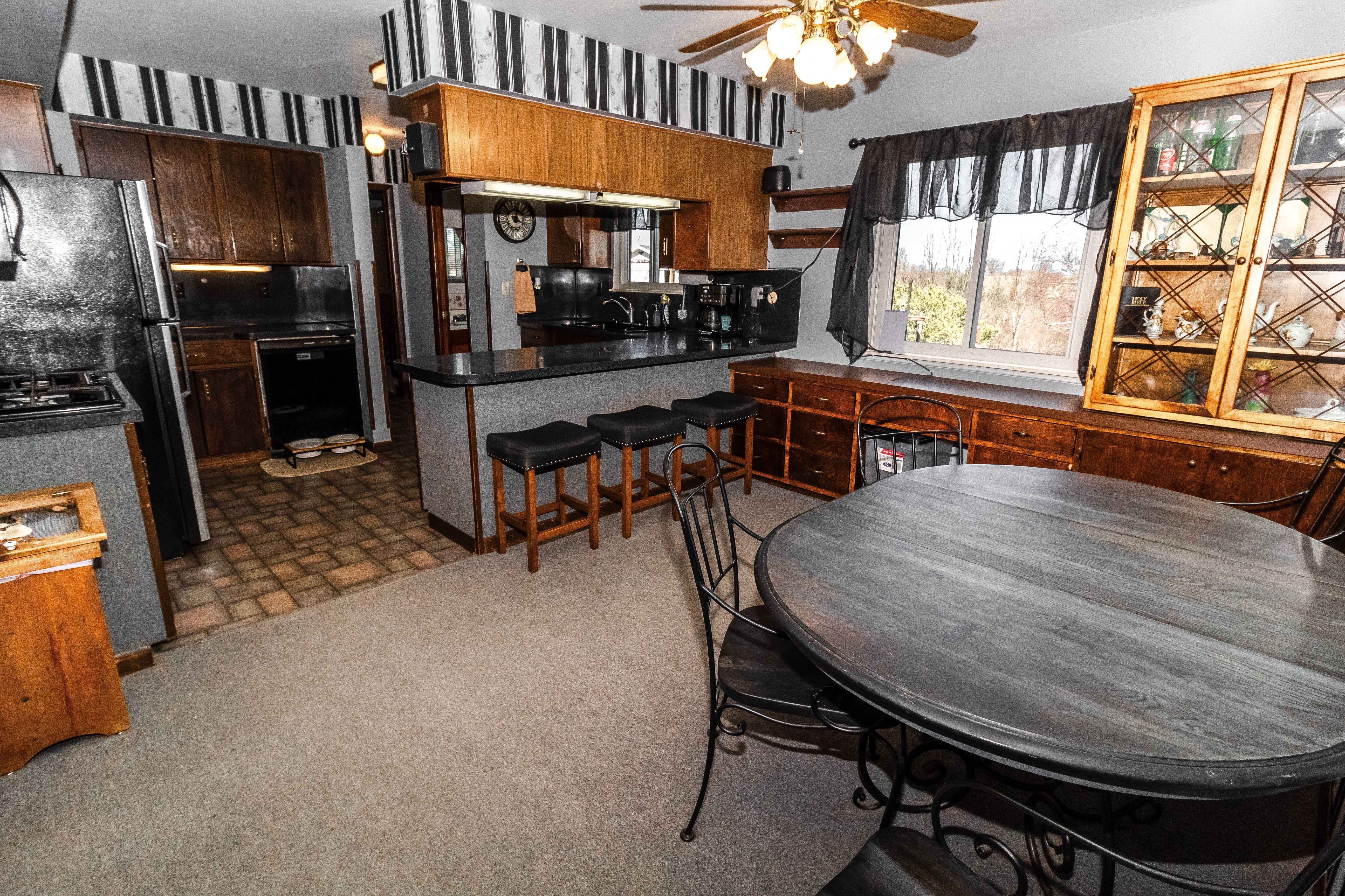 1036 W BROWN Road