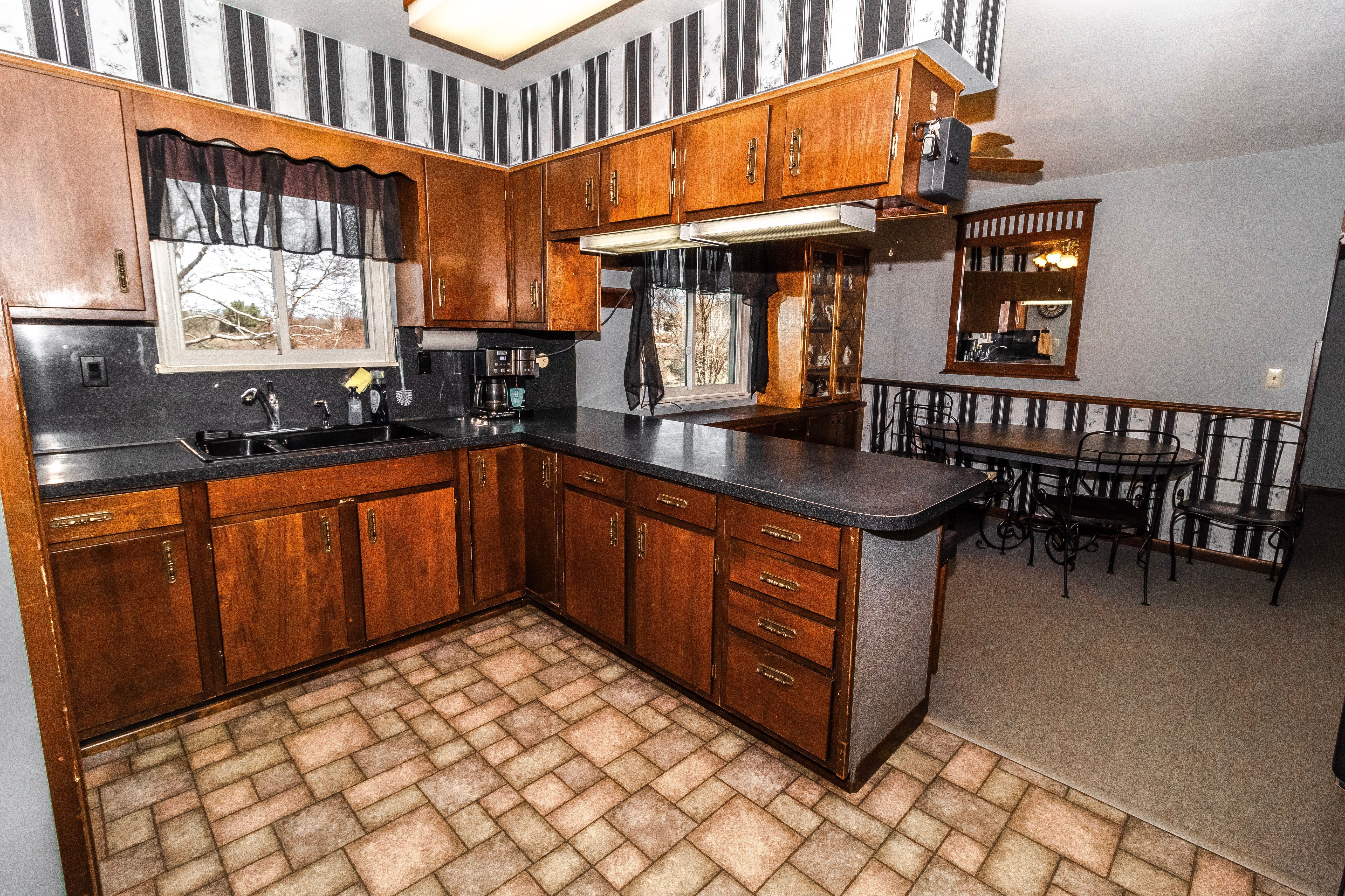 1036 W BROWN Road