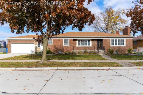 8153 Racine Road Warren City MI 48093