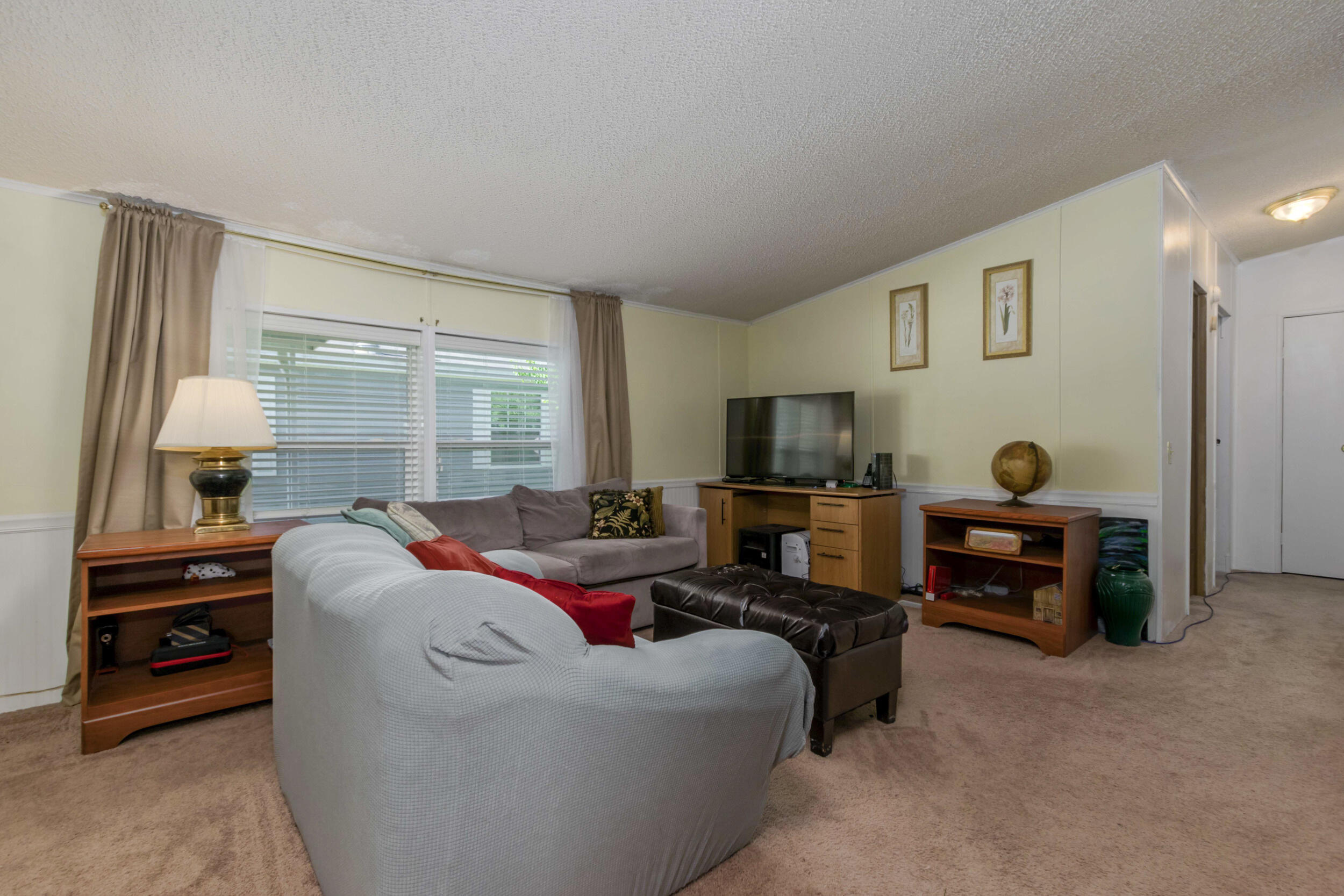 1163 Maple Leaf Lane NW