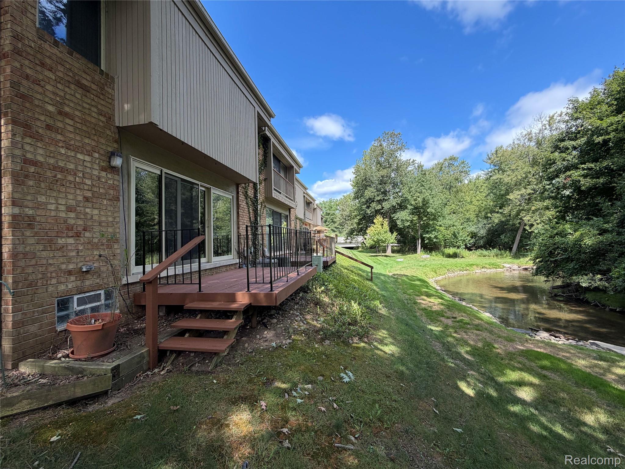 629 Oakbrook 18