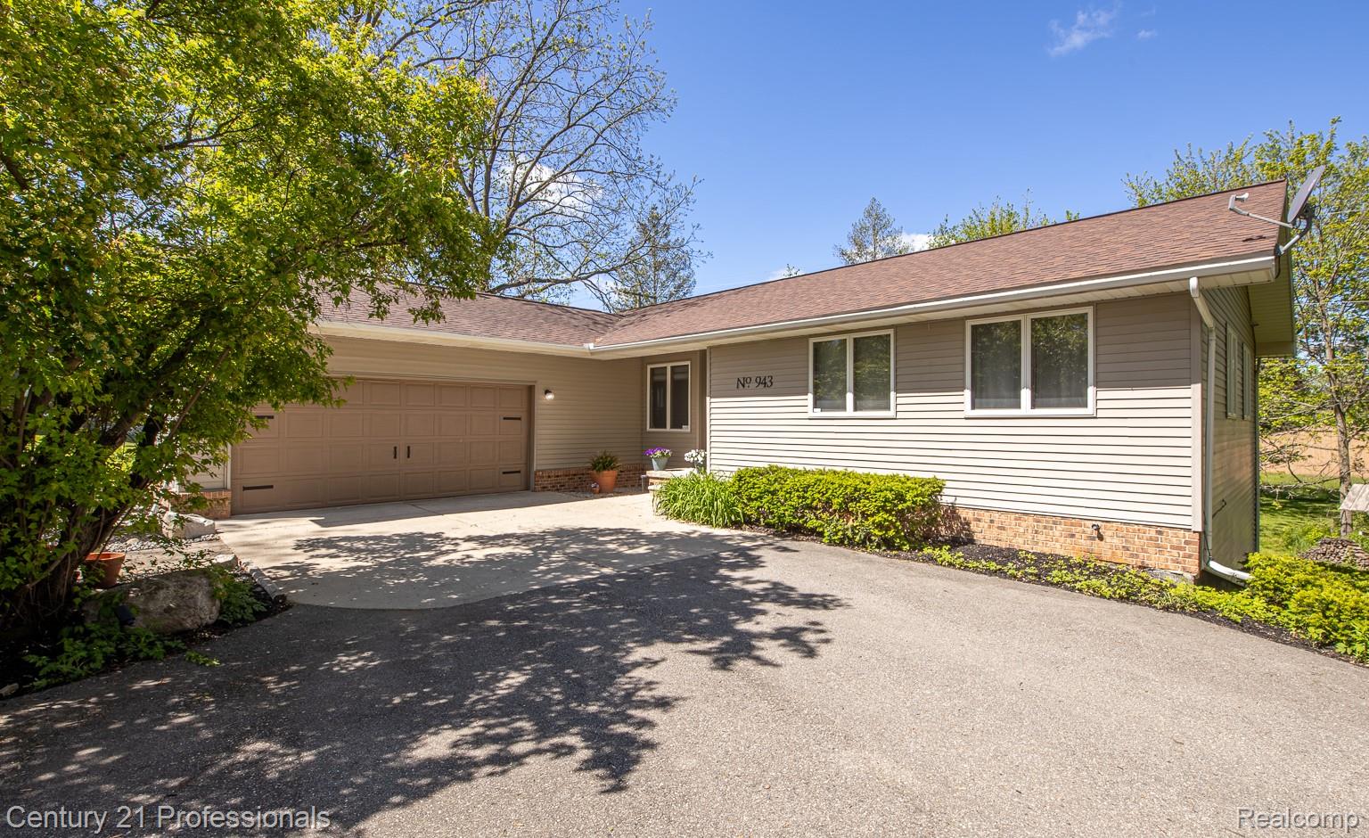 943 N Hacker Road