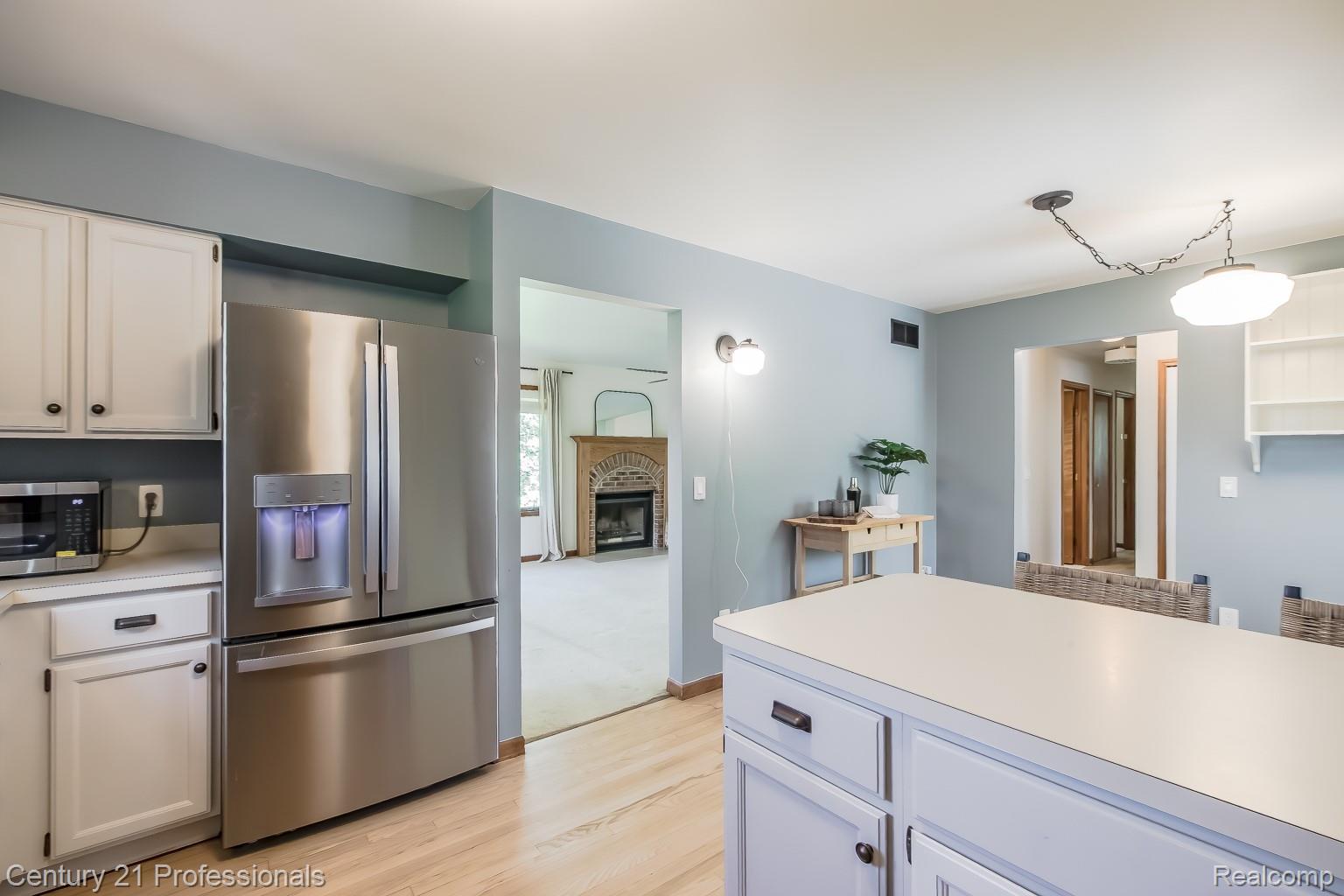 943 N Hacker Road