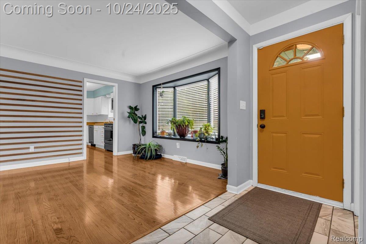 6710 Laurelton