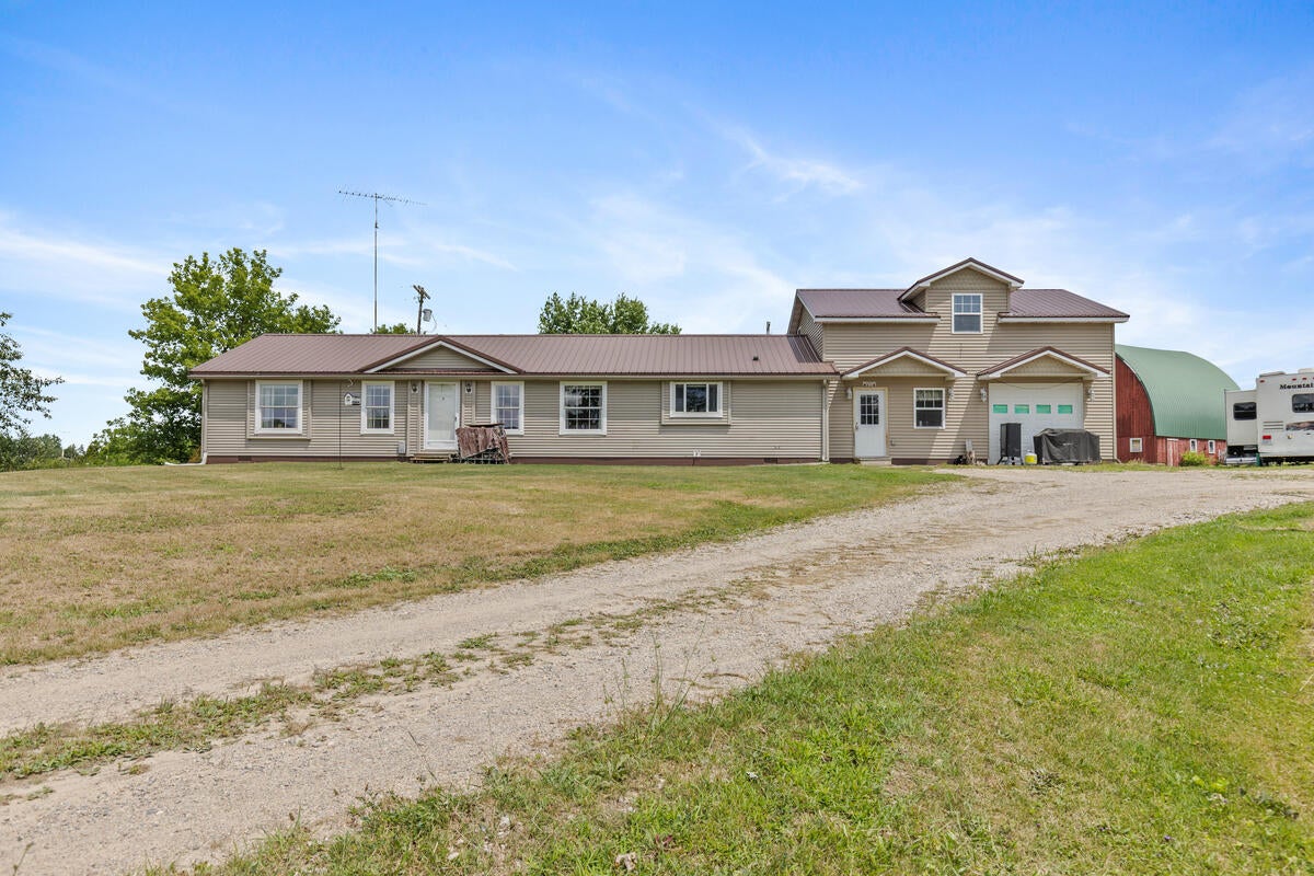 1548 N Loomis Road