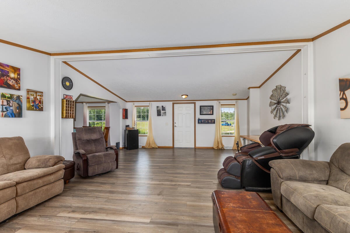 1548 N Loomis Road
