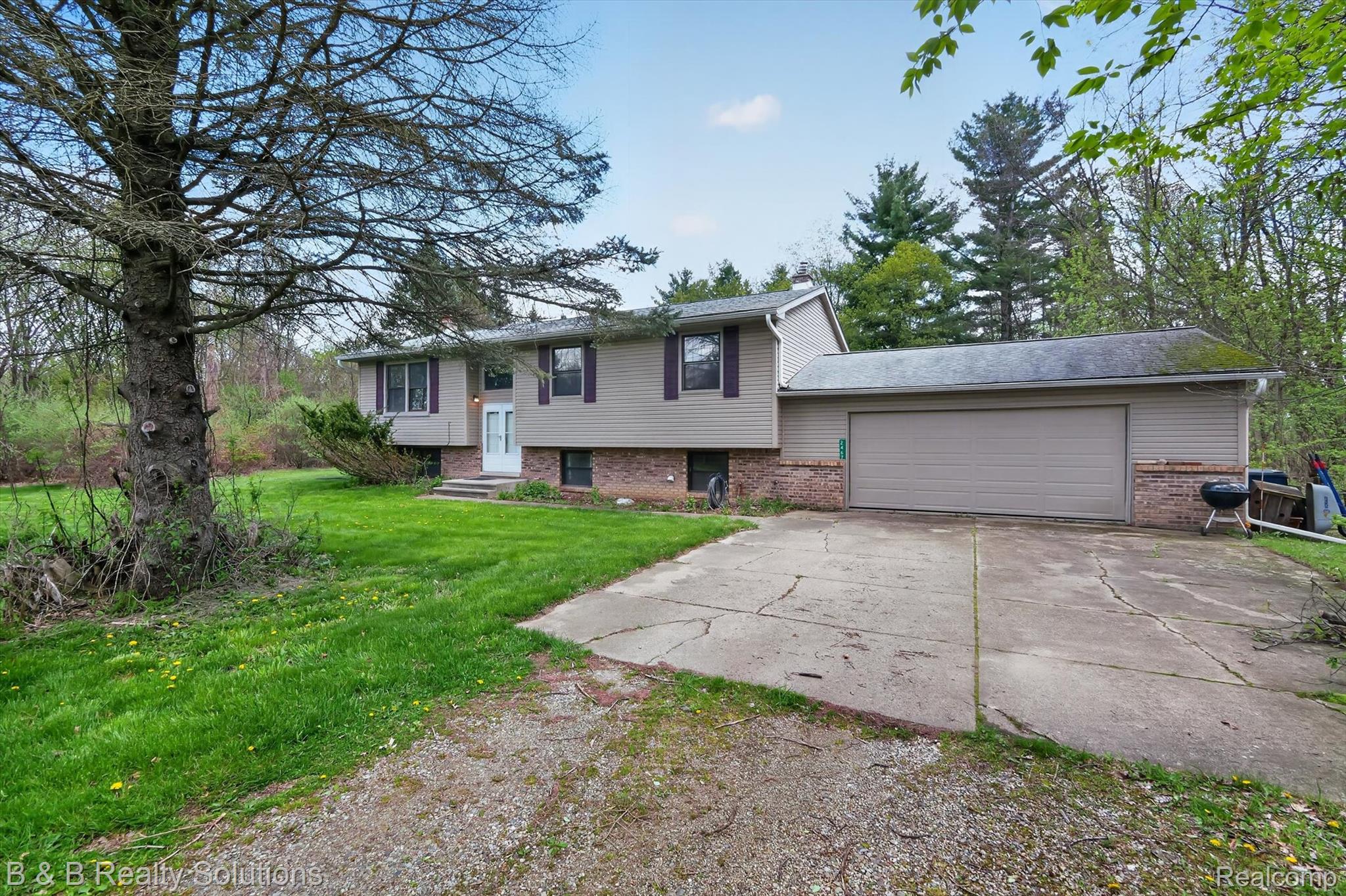 2467 N Lake George Road