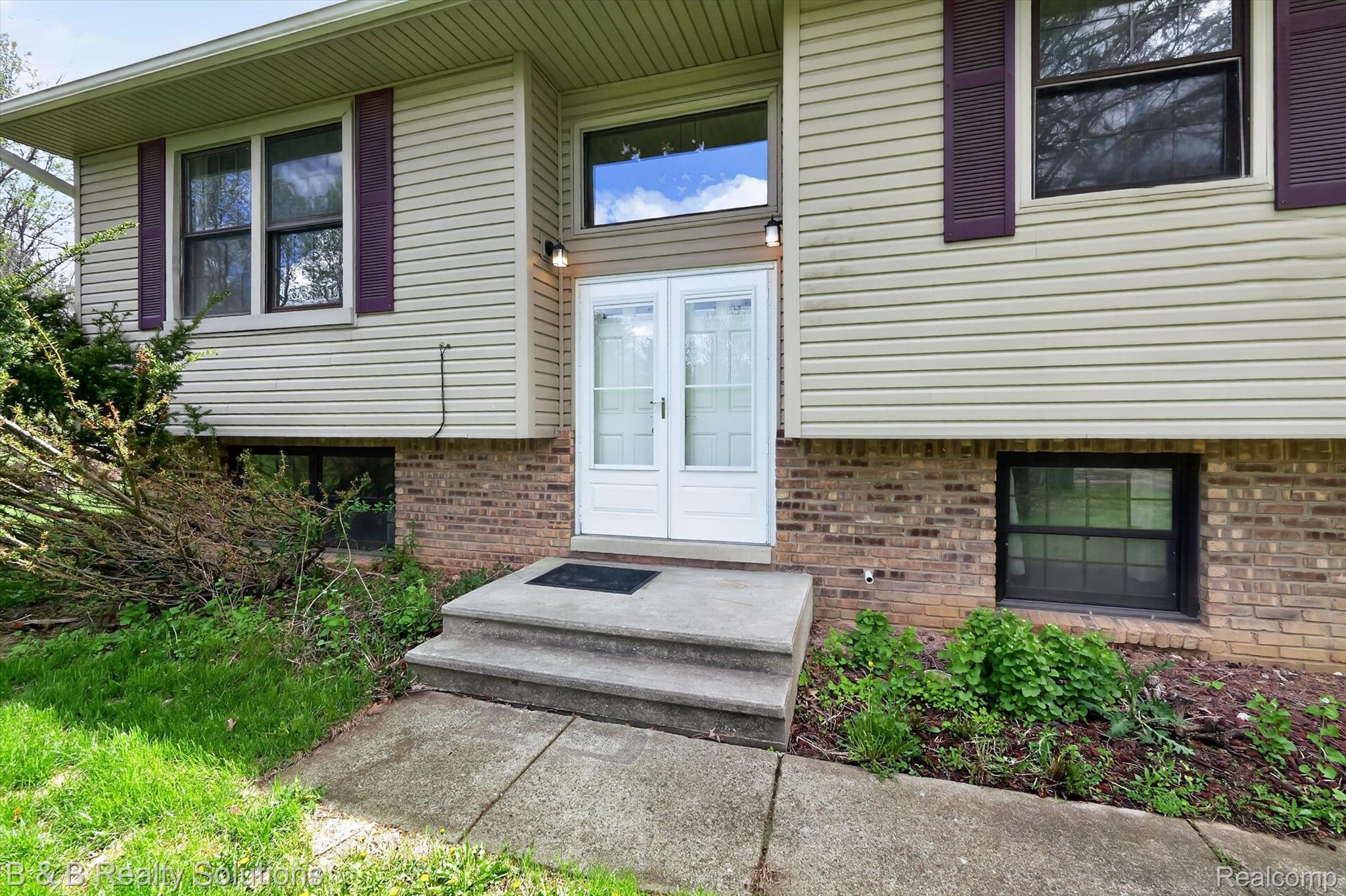 2467 N Lake George Road