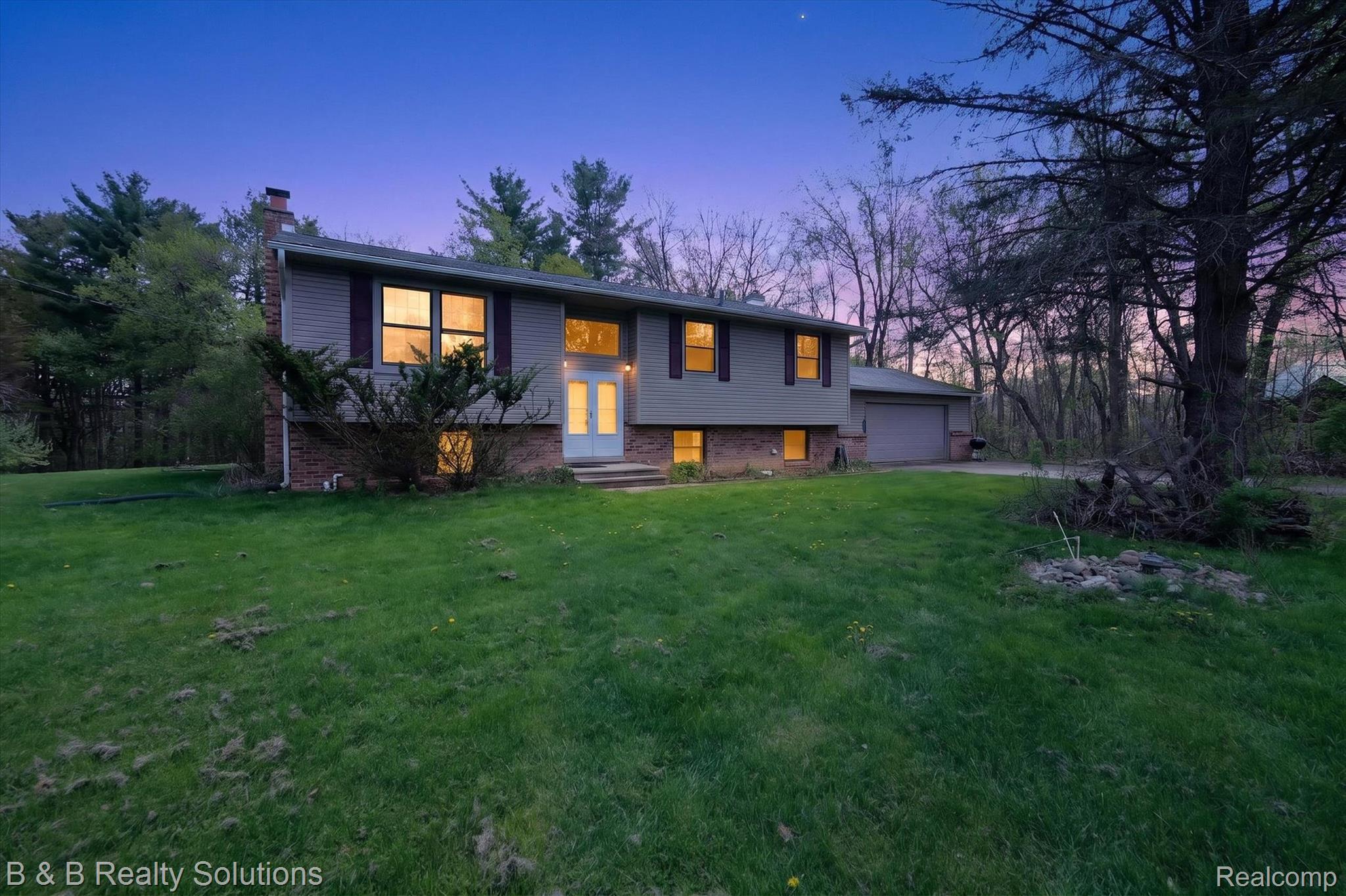 2467 N Lake George Road