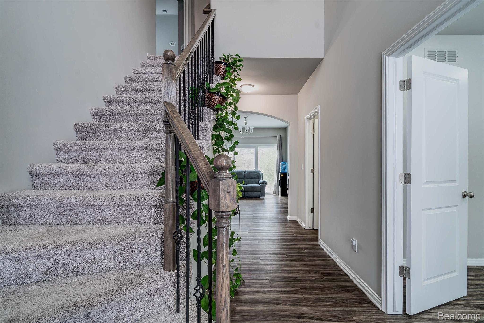 2030 EMERALD Lane