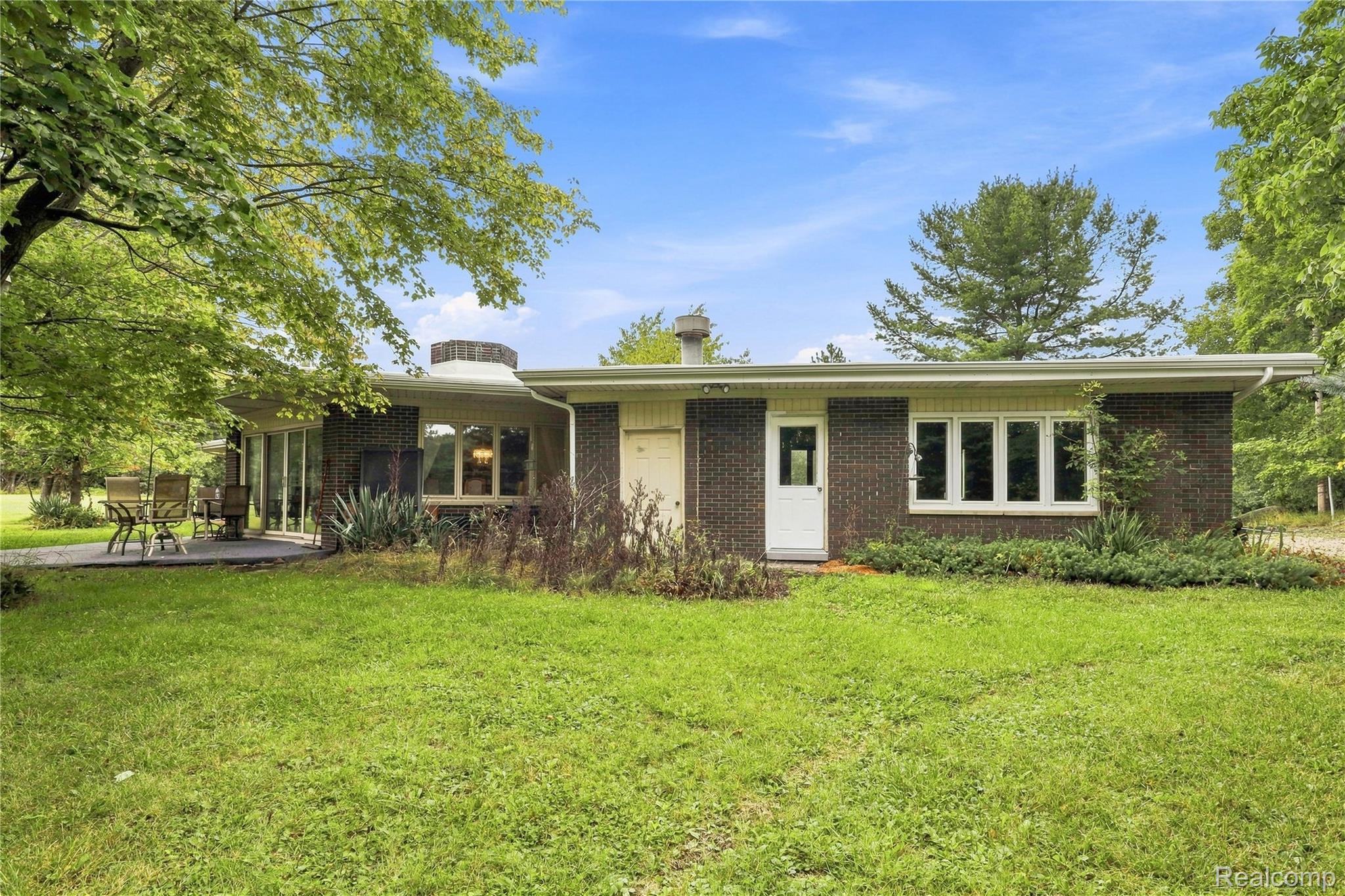 7386 Dean Road