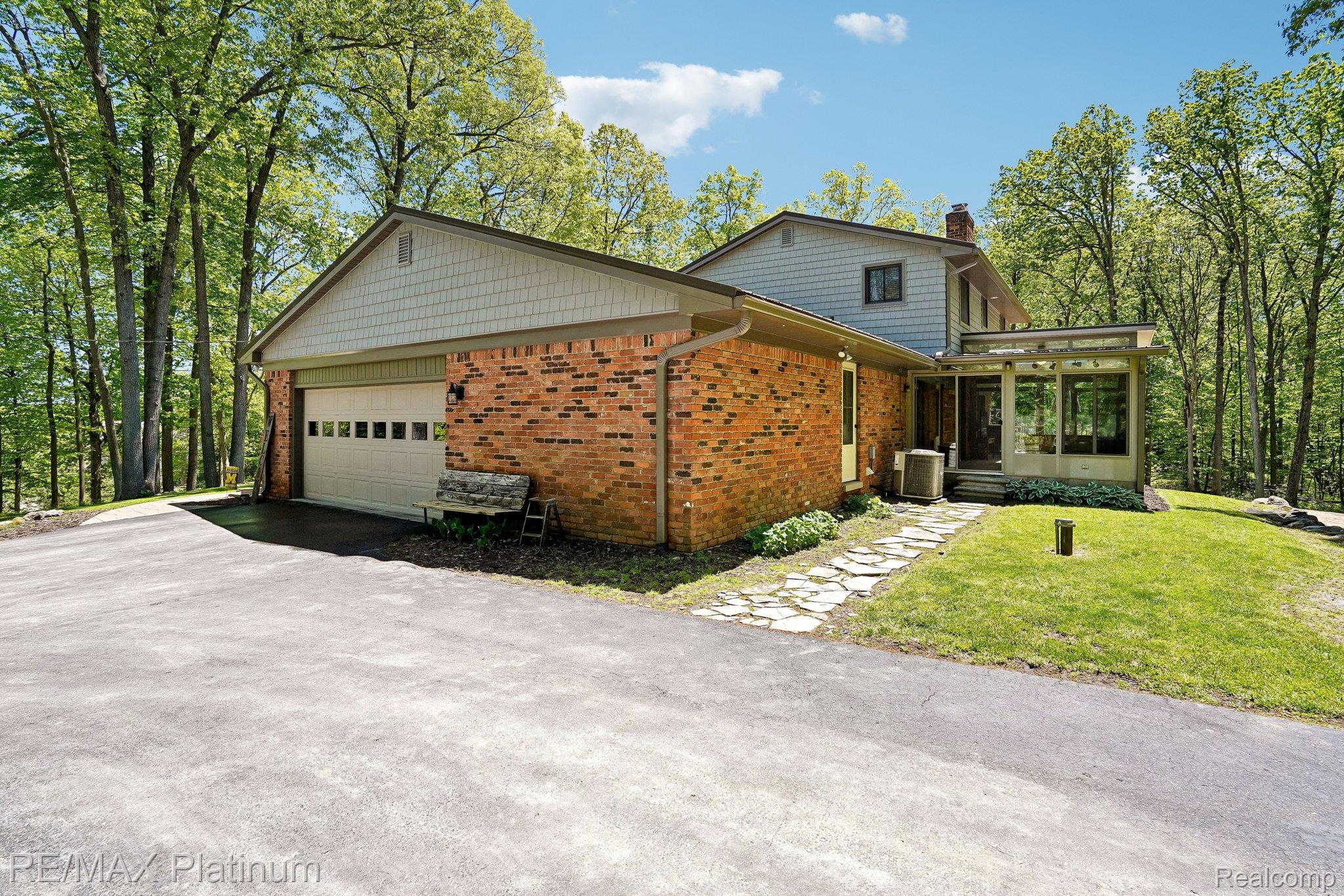 2615 Shagbark