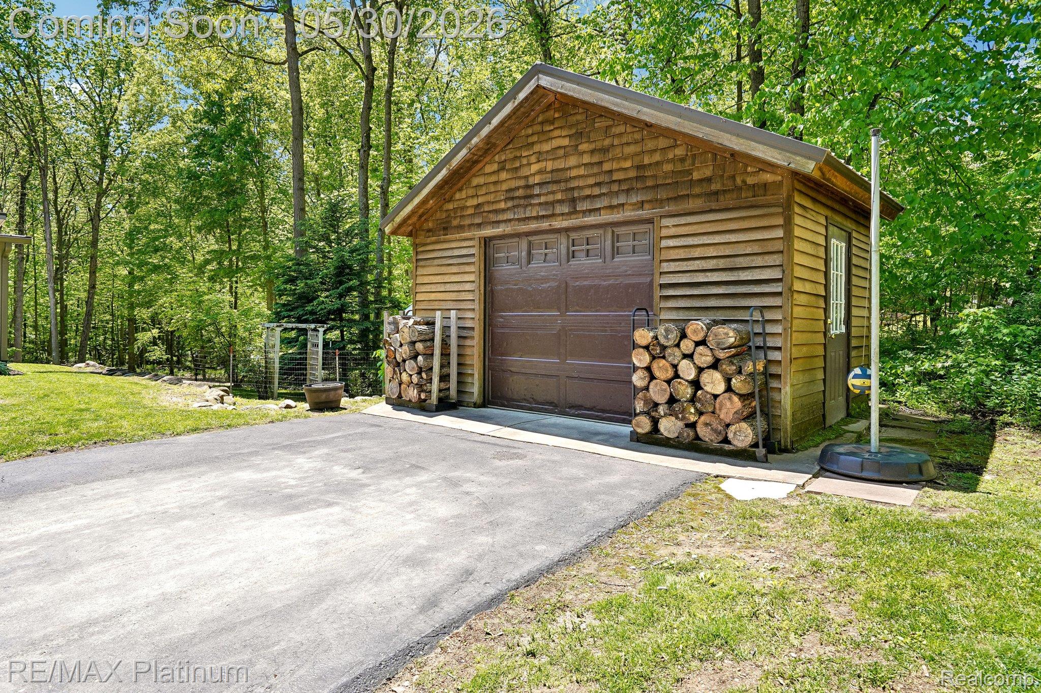 2615 Shagbark