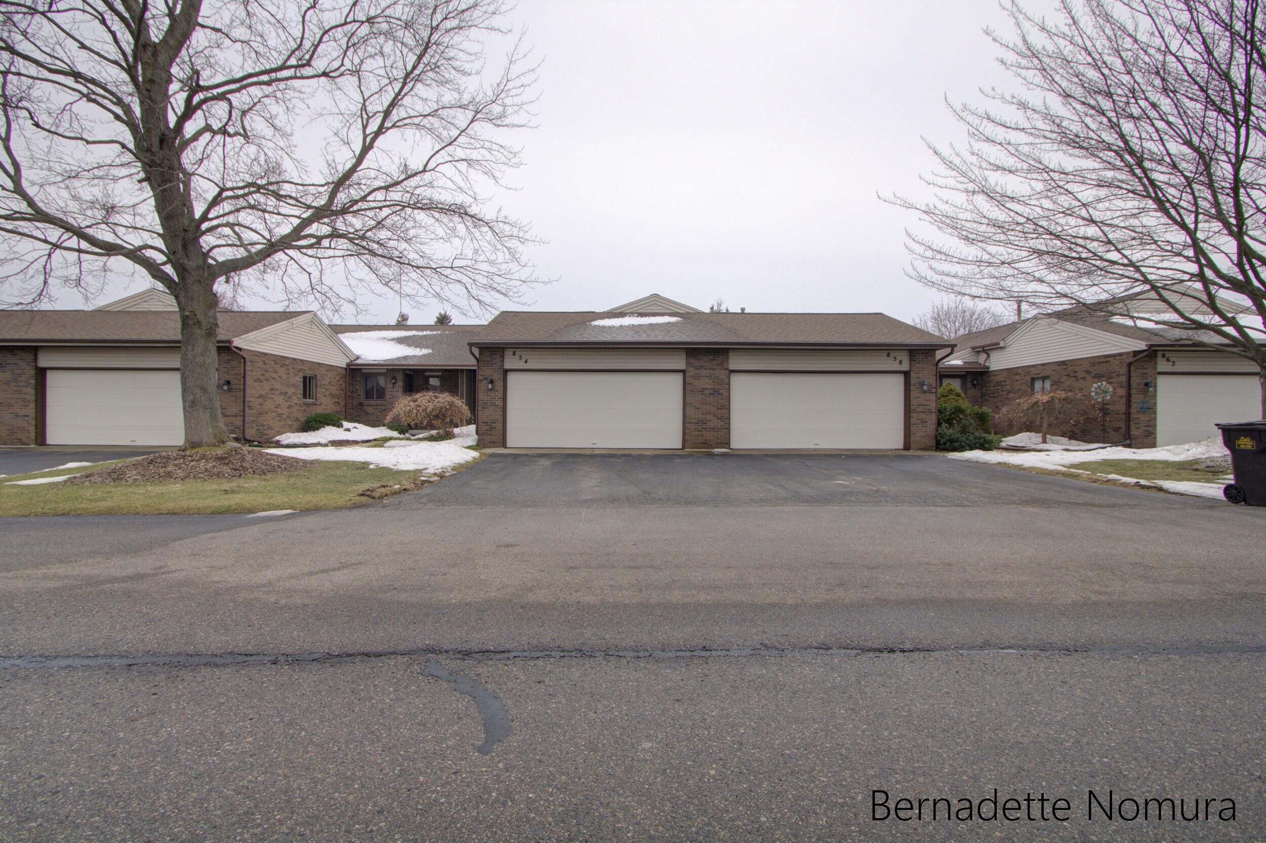 854 Amberwood W Drive SW