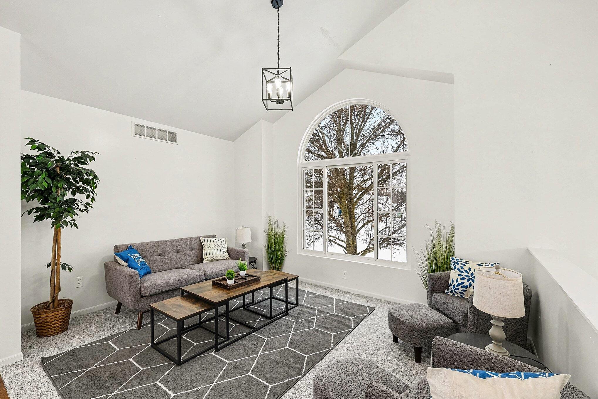 330 Pioneer Trail NE