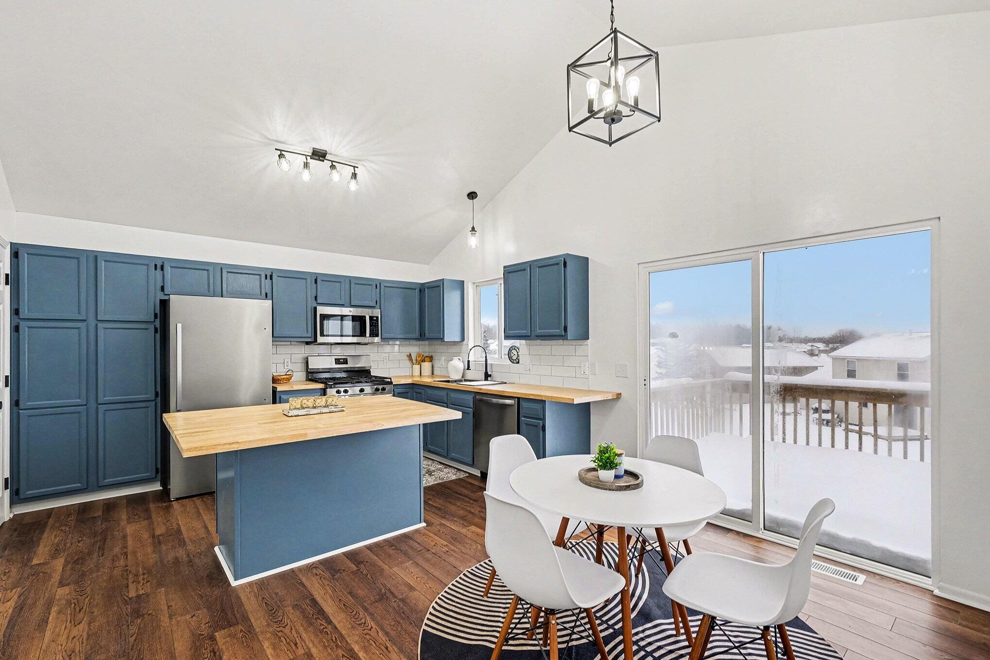 330 Pioneer Trail NE