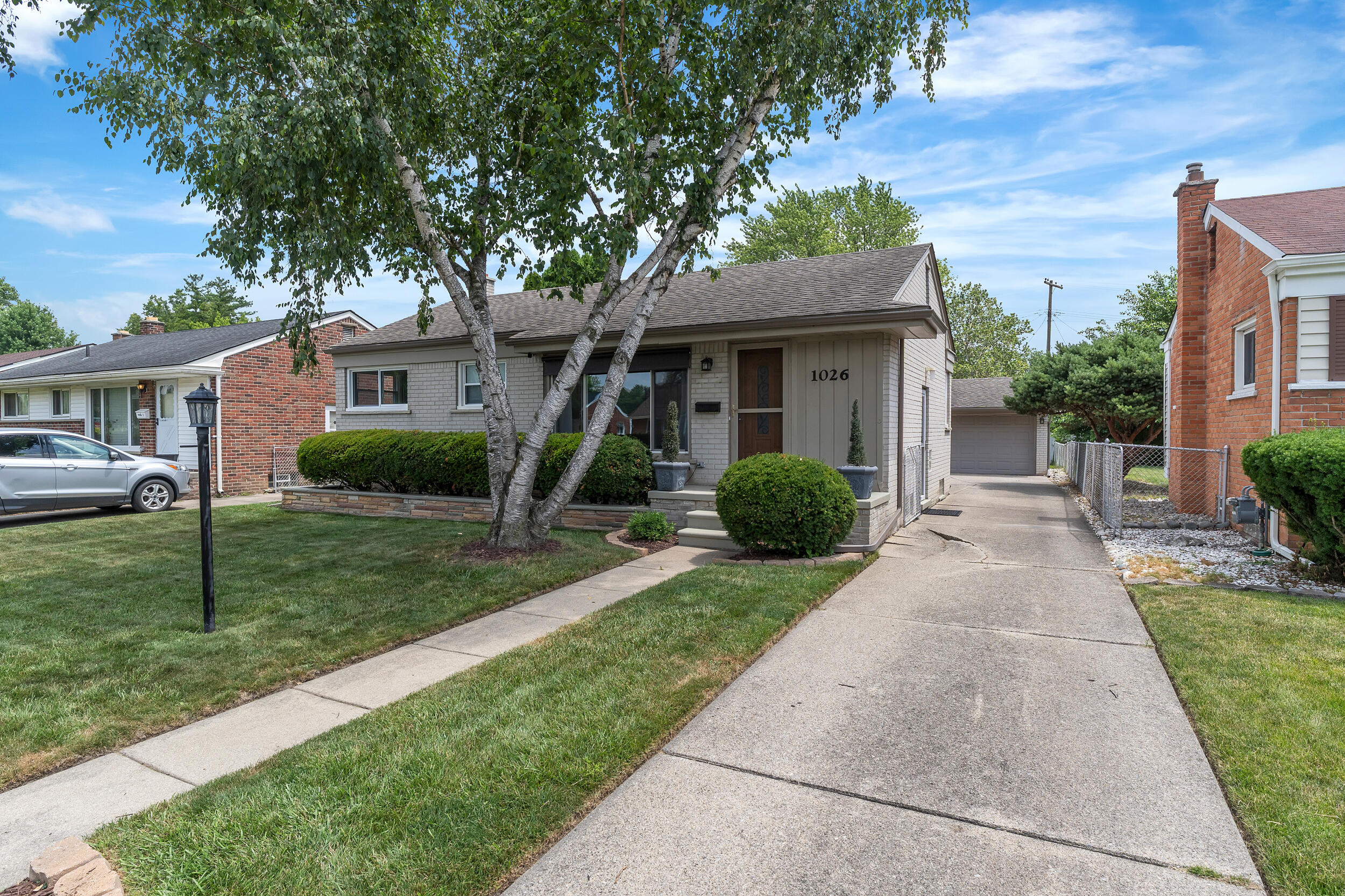 1026 Cardwell Street