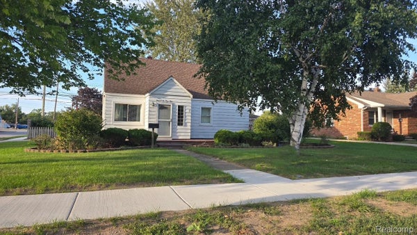 30644 PARDO ST, GARDEN CITY, MI 48135 - Image 49d6f0fa3a475e8b99c69e14c9236e8d/2732051716