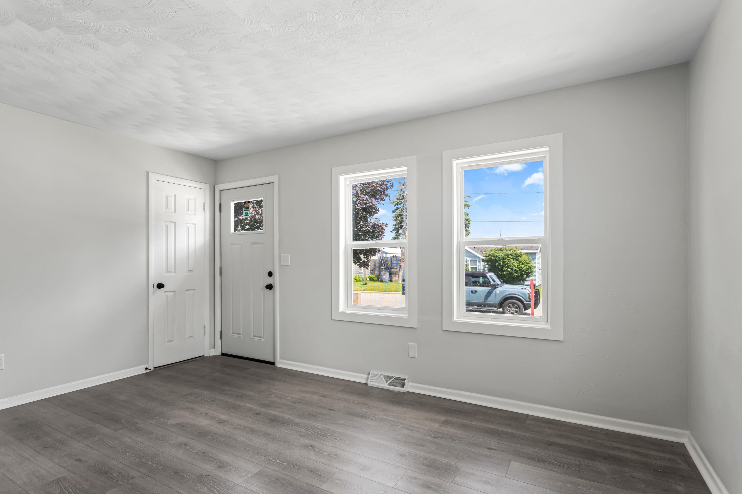 3276 Lombard Street SW