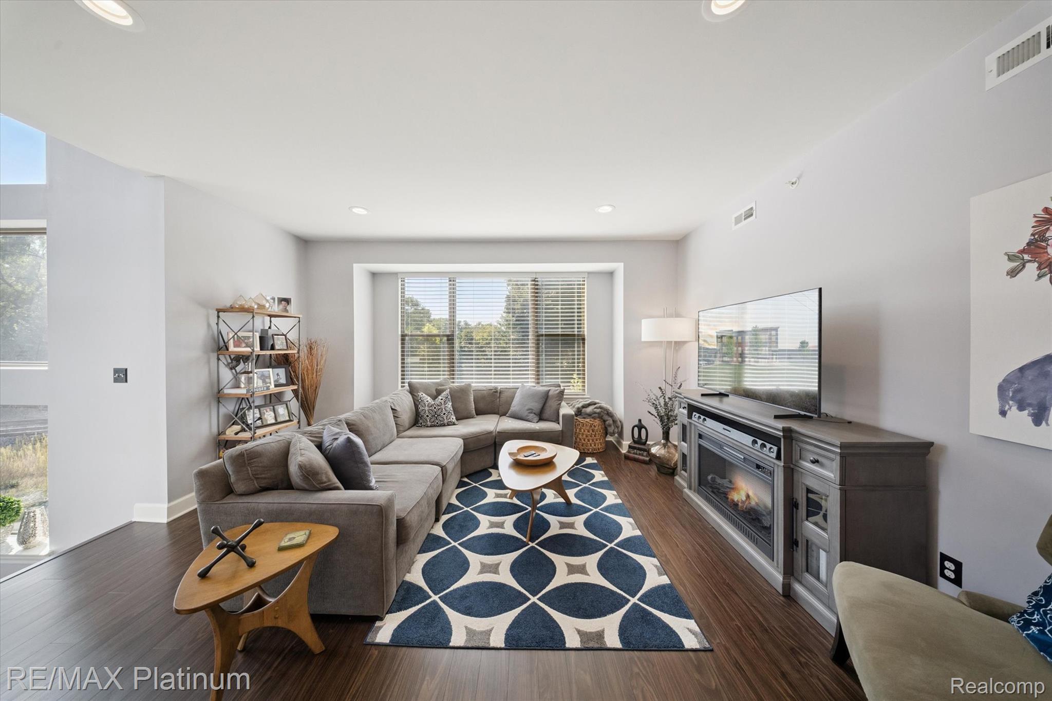 1260 Diamond Court A