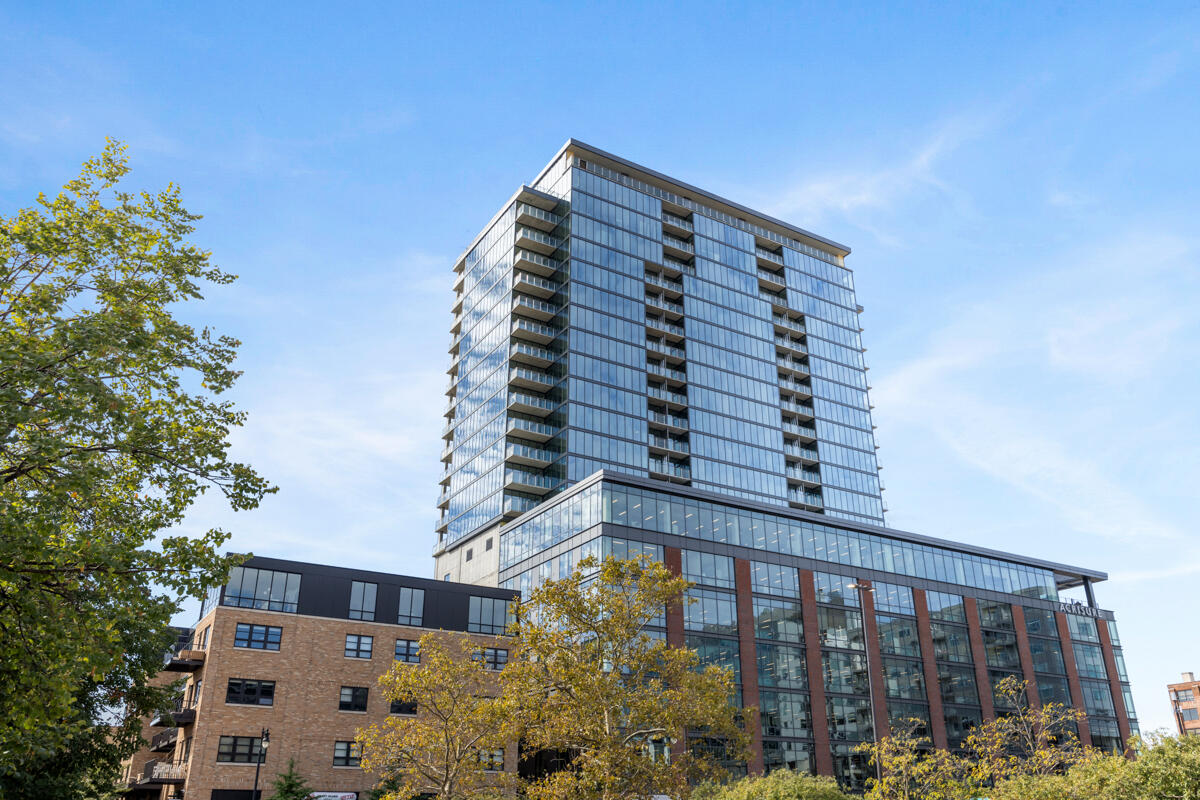 144 Oakes Street SW 2203