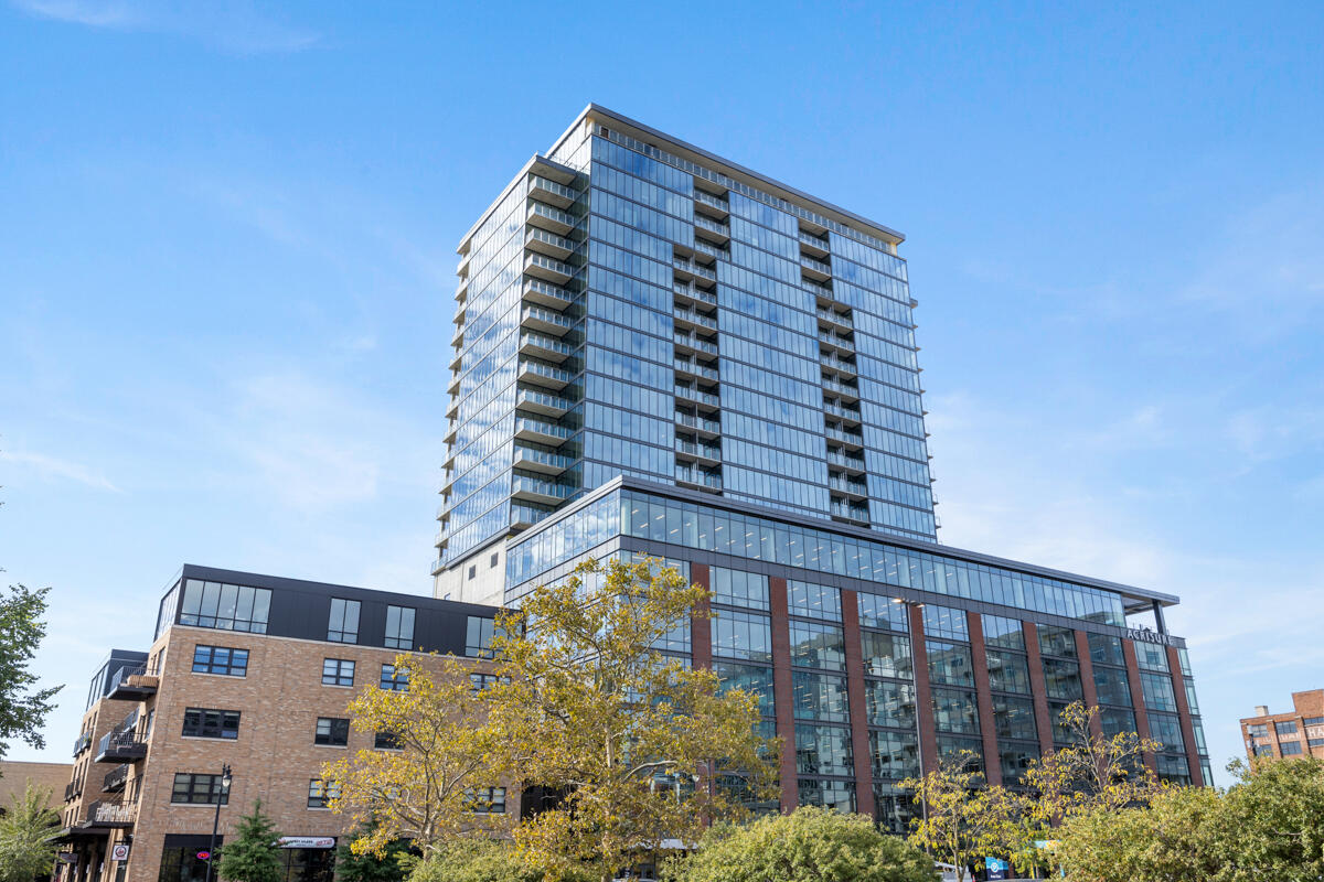 144 Oakes Street SW 2203