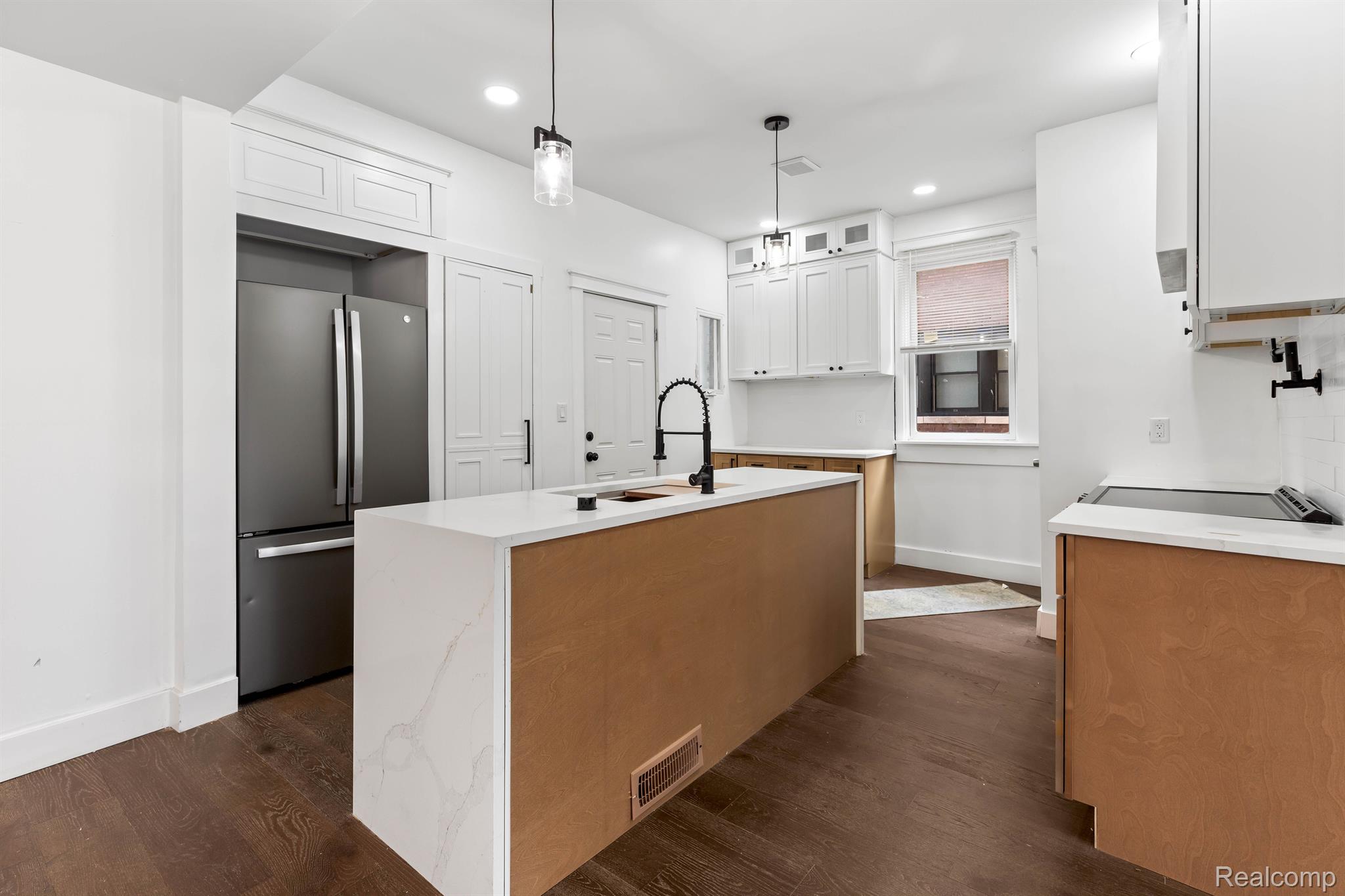 DetroitCity_Wayne, Michigan 48206, United States, 5 Bedrooms Bedrooms, ,4 BathroomsBathrooms,Residential,Active,103908