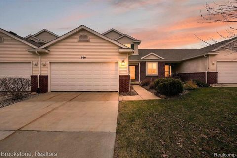 986 Spirea 44 Marion Township MI 48843