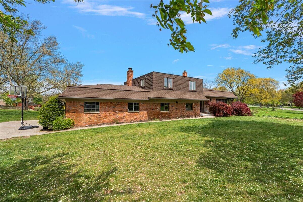 6079 Venice Drive