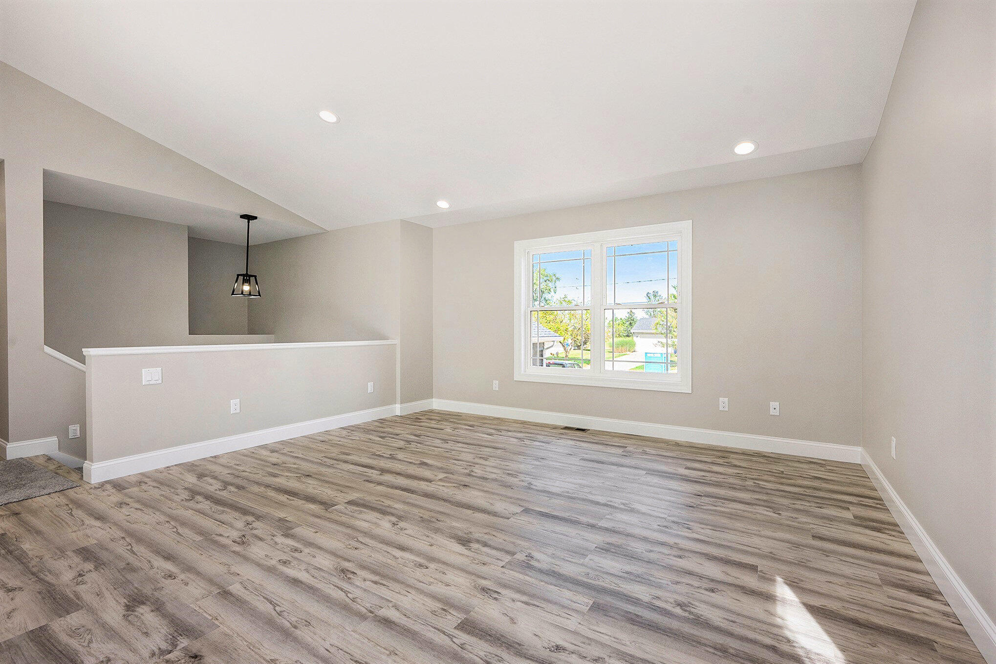 1036 Sir Knight Road