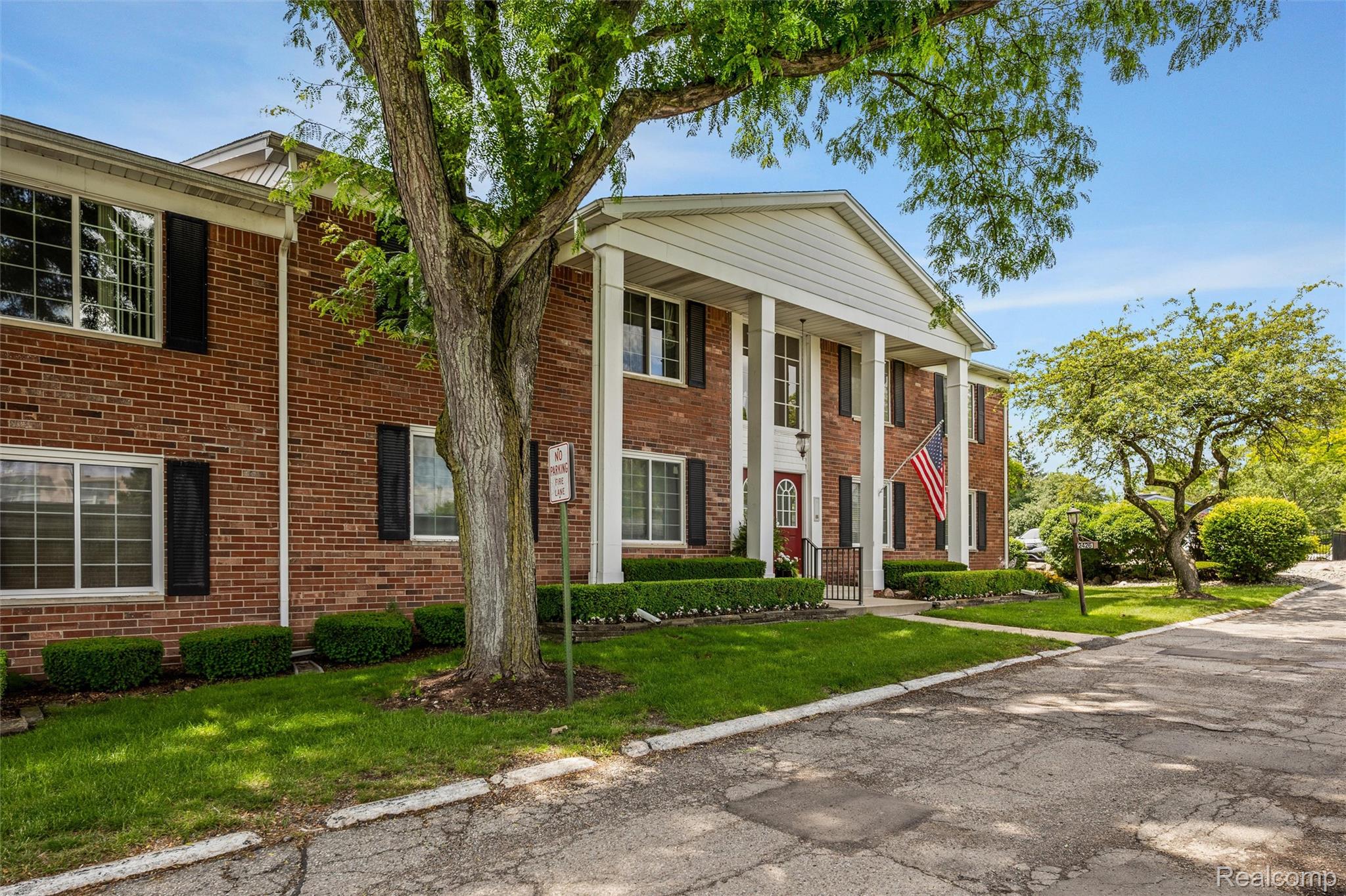 2426 Mulberry Square 55