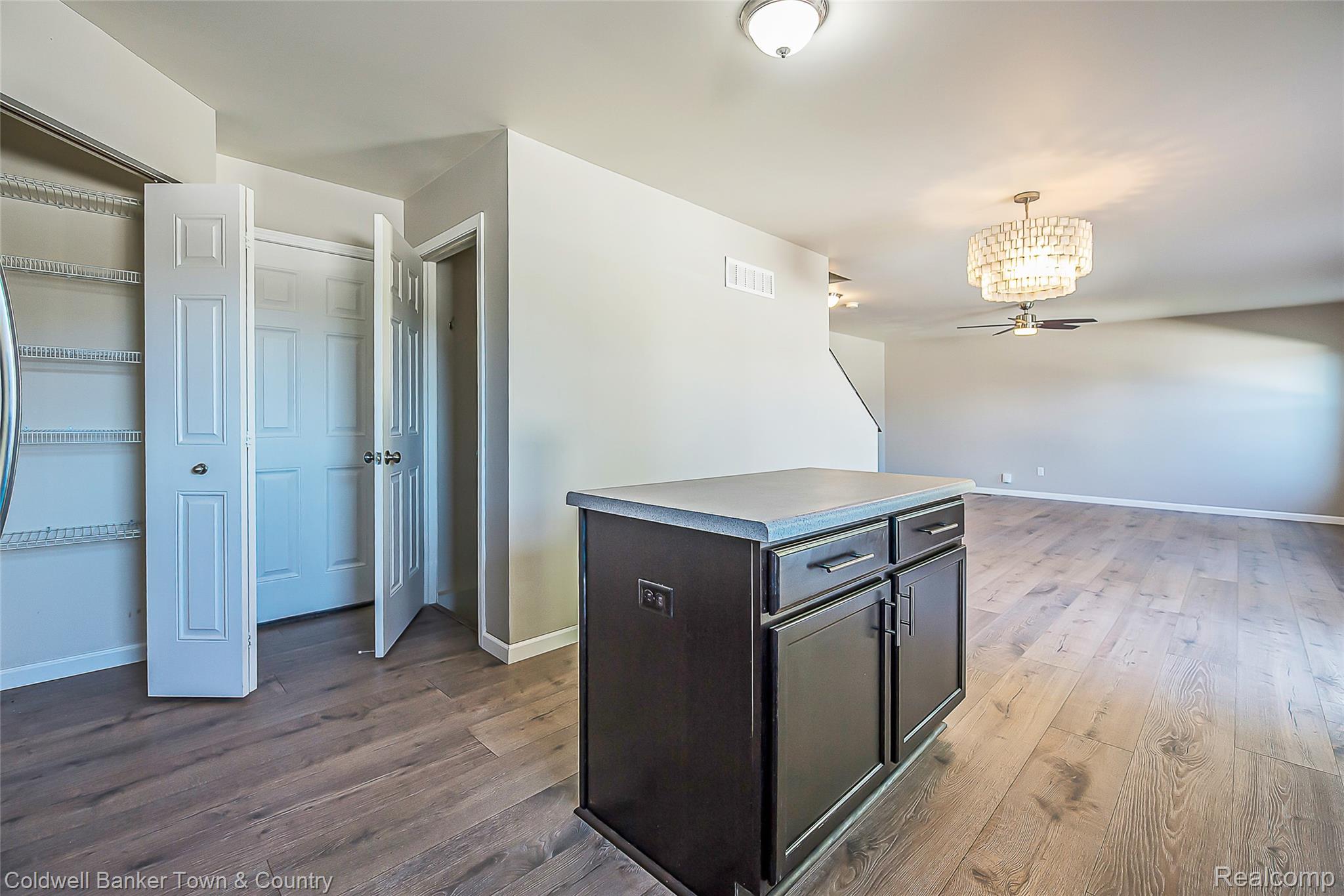 8401 Walnut Hill