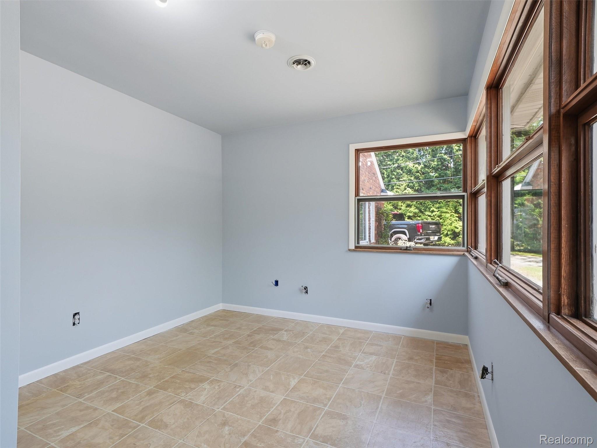 2666 W Hickory Grove Road