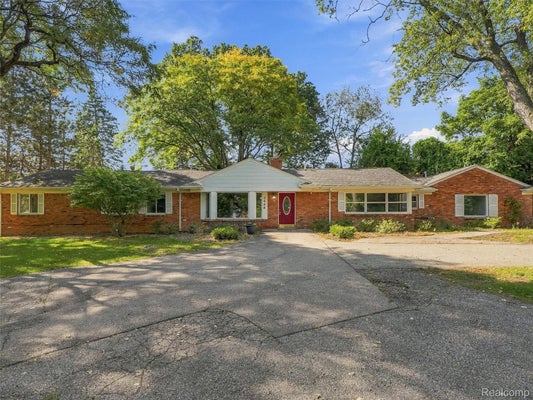 2666 W HICKORY GROVE RD, BLOOMFIELD HILLS, MI 48302 - Image 4a1681ade73e3aeb9e3d6cbb015fbab2/3744172968