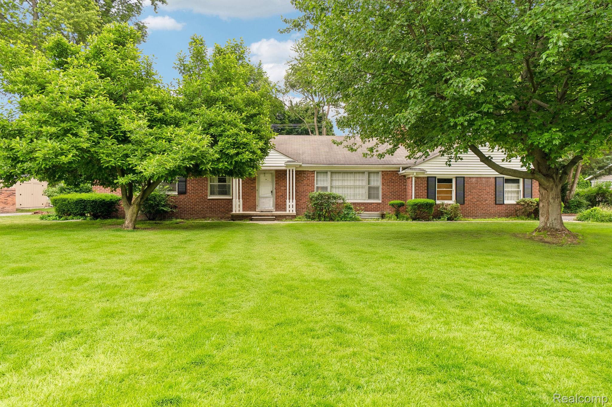 6105 Gilbert Lake Road