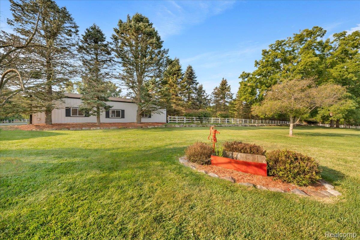 Addison Township, Michigan 48370, United States, 4 Bedrooms Bedrooms, ,2 BathroomsBathrooms,Residential,Active,208331