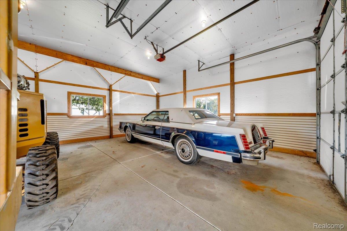 Addison Township, Michigan 48370, United States, 4 Bedrooms Bedrooms, ,2 BathroomsBathrooms,Residential,Active,208331