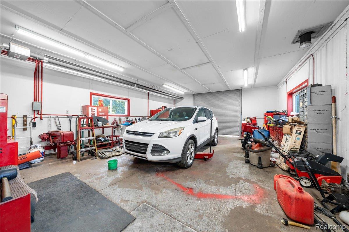 Addison Township, Michigan 48370, United States, 4 Bedrooms Bedrooms, ,2 BathroomsBathrooms,Residential,Active,208331