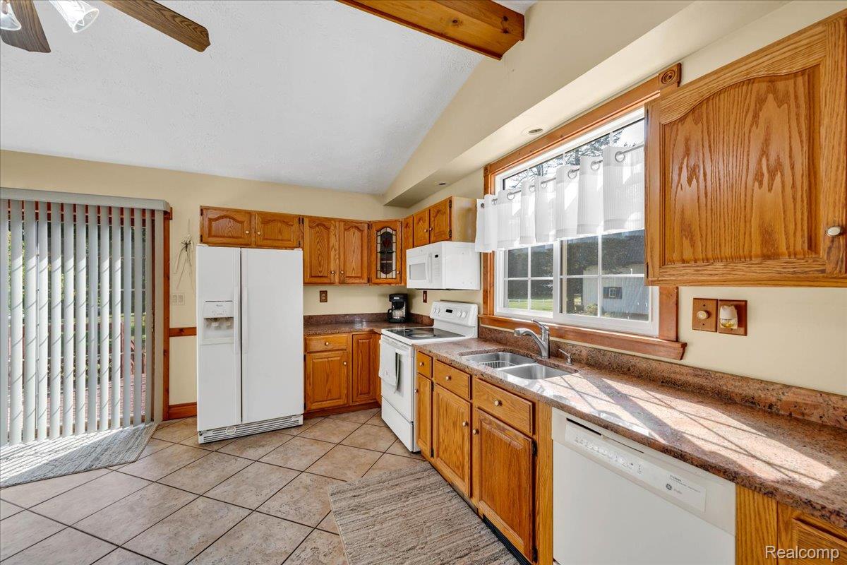 Addison Township, Michigan 48370, United States, 4 Bedrooms Bedrooms, ,2 BathroomsBathrooms,Residential,Active,208331