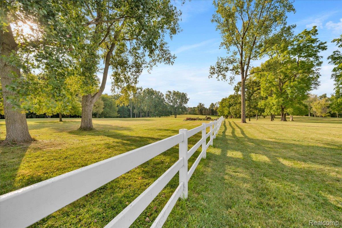 Addison Township, Michigan 48370, United States, 4 Bedrooms Bedrooms, ,2 BathroomsBathrooms,Residential,Active,208331