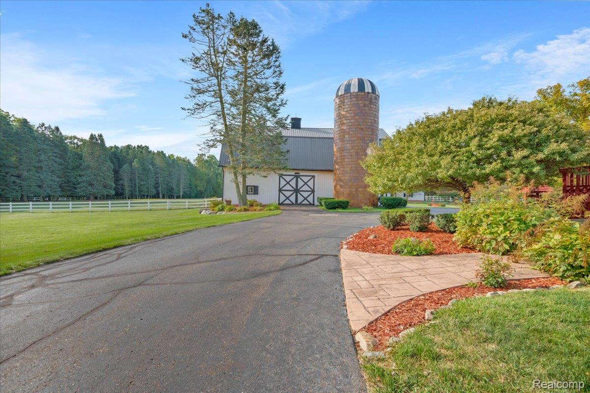 Addison Township, Michigan 48370, United States, 4 Bedrooms Bedrooms, ,2 BathroomsBathrooms,Residential,Active,208331