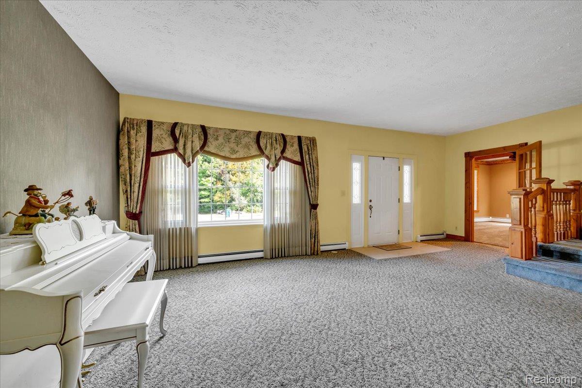 Addison Township, Michigan 48370, United States, 4 Bedrooms Bedrooms, ,2 BathroomsBathrooms,Residential,Active,208331