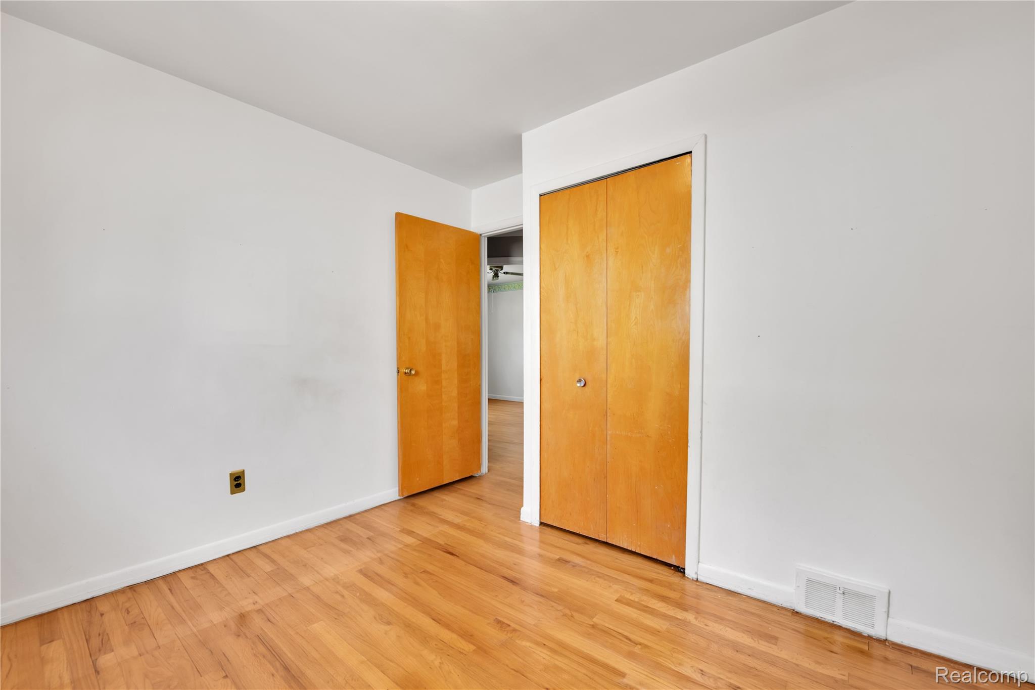 St Clair Shores City, Michigan 48080, United States, 3 Bedrooms Bedrooms, ,1 BathroomBathrooms,Residential,Active,178786