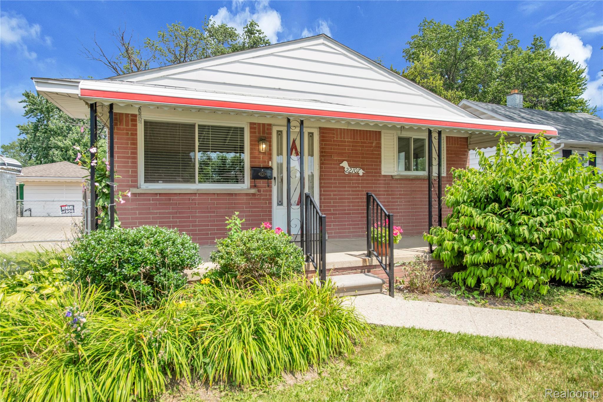 St Clair Shores City, Michigan 48080, United States, 3 Bedrooms Bedrooms, ,1 BathroomBathrooms,Residential,Active,178786