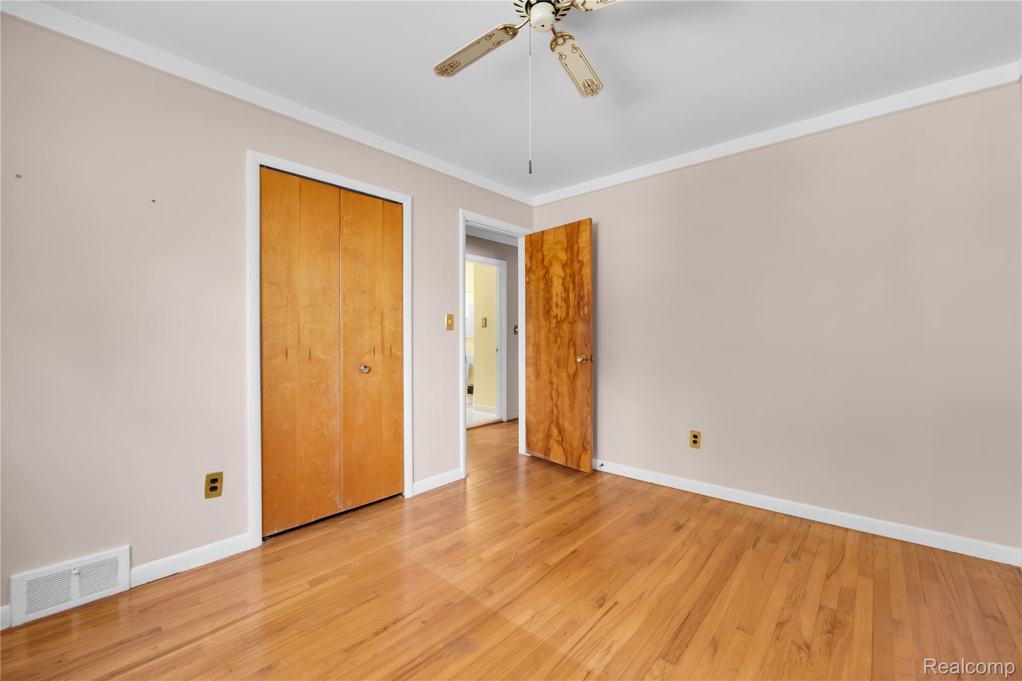 St Clair Shores City, Michigan 48080, United States, 3 Bedrooms Bedrooms, ,1 BathroomBathrooms,Residential,Active,178786