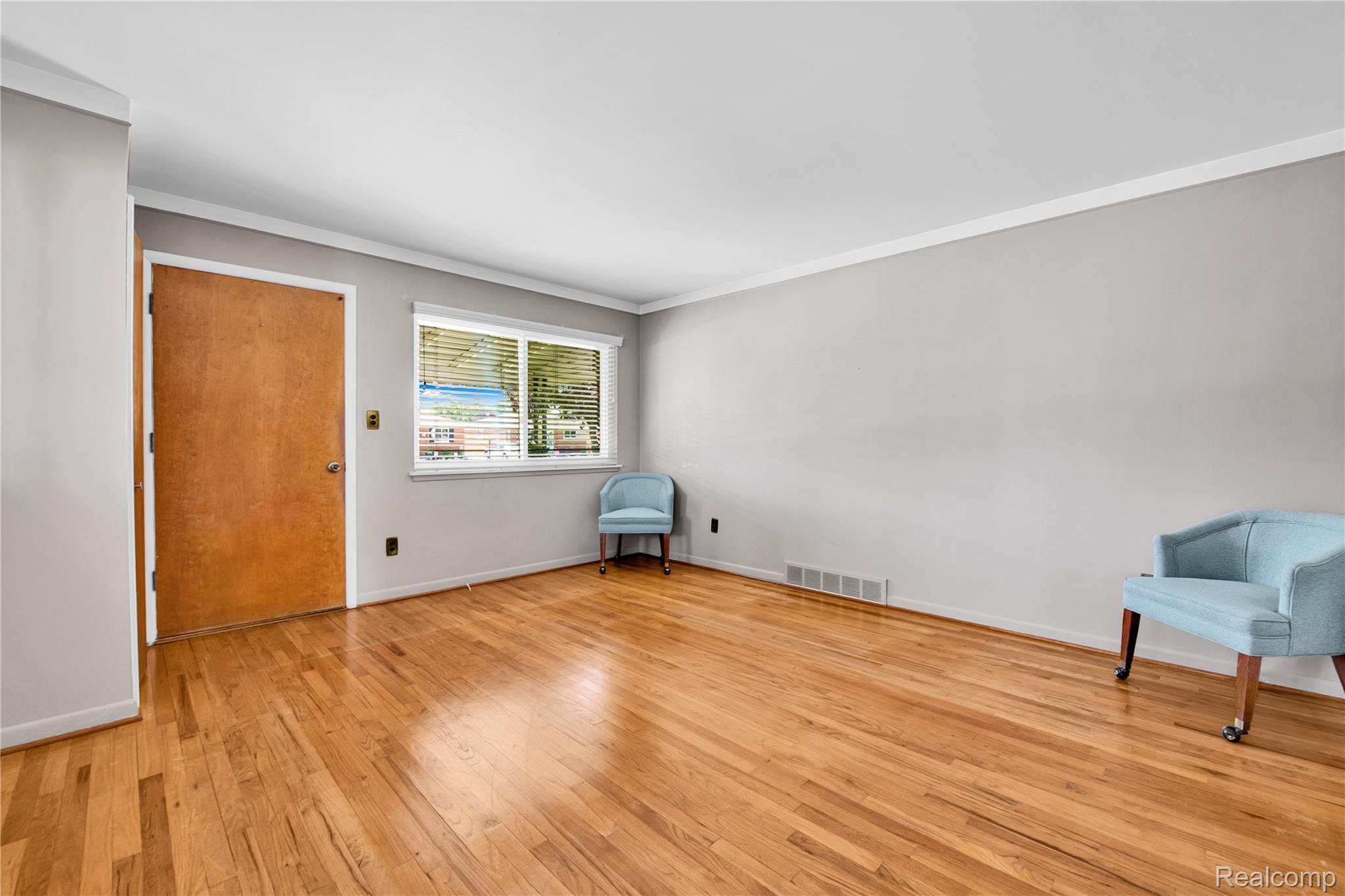 St Clair Shores City, Michigan 48080, United States, 3 Bedrooms Bedrooms, ,1 BathroomBathrooms,Residential,Active,178786