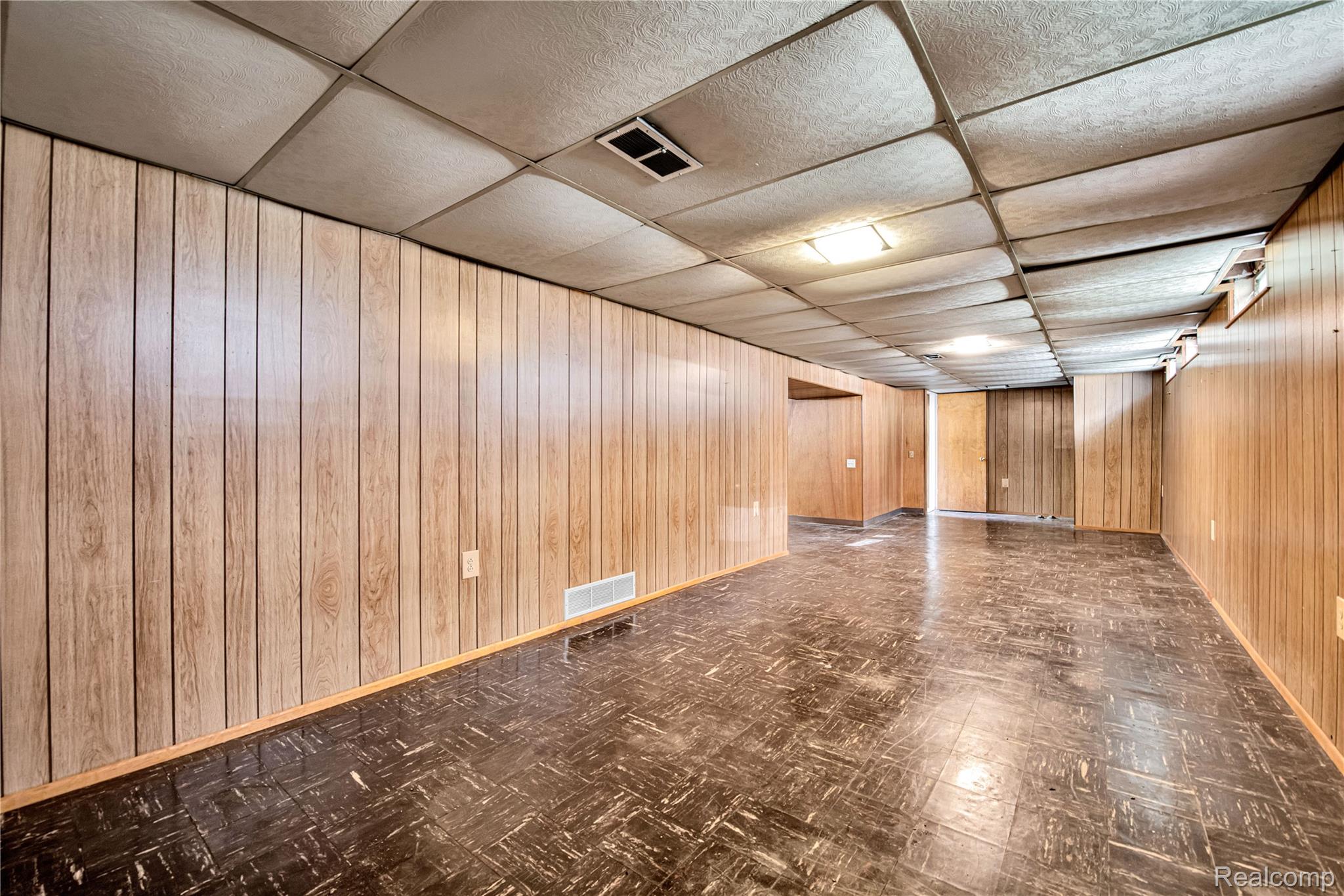 St Clair Shores City, Michigan 48080, United States, 3 Bedrooms Bedrooms, ,1 BathroomBathrooms,Residential,Active,178786