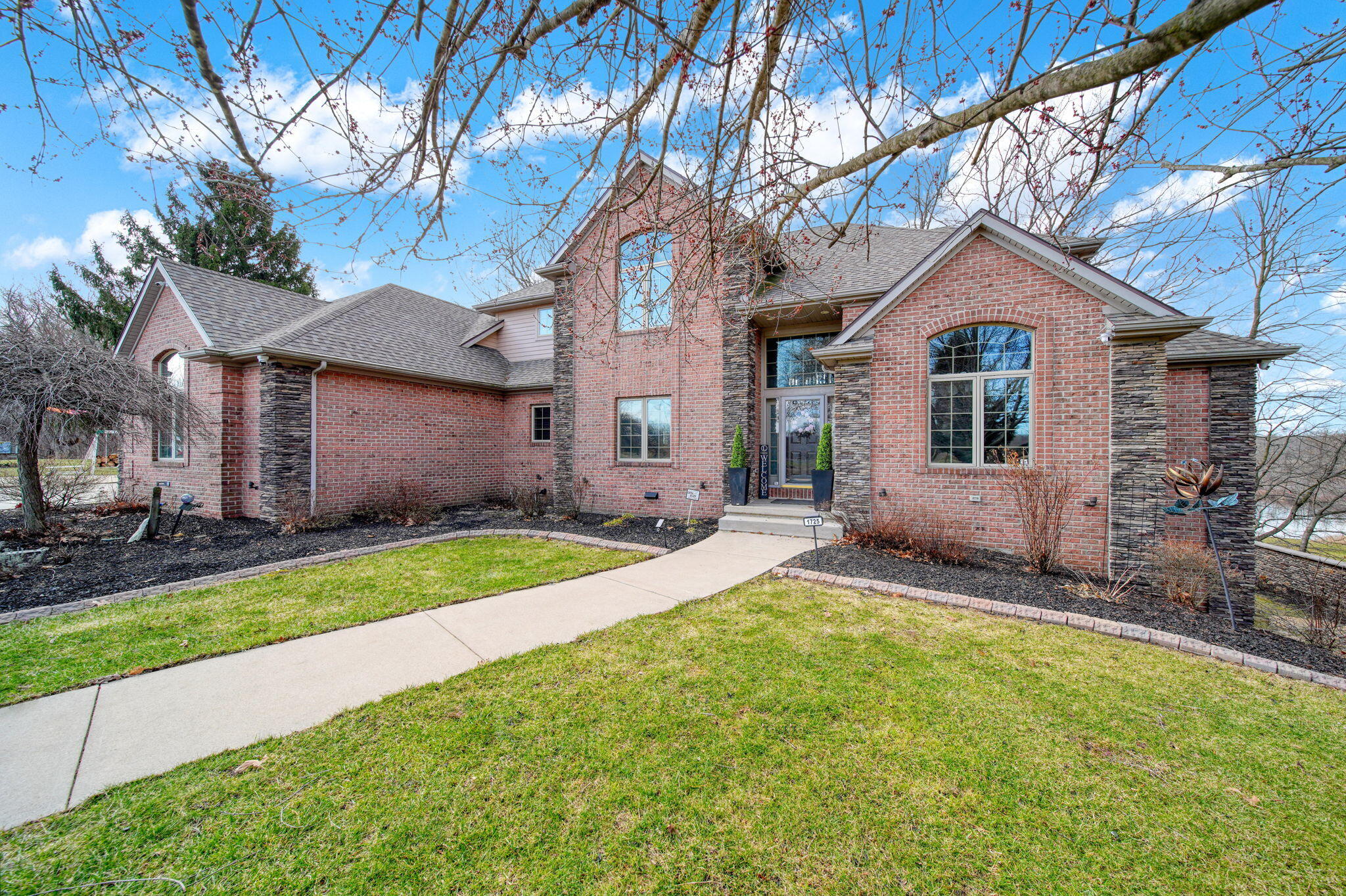 1725 Hemlock Road