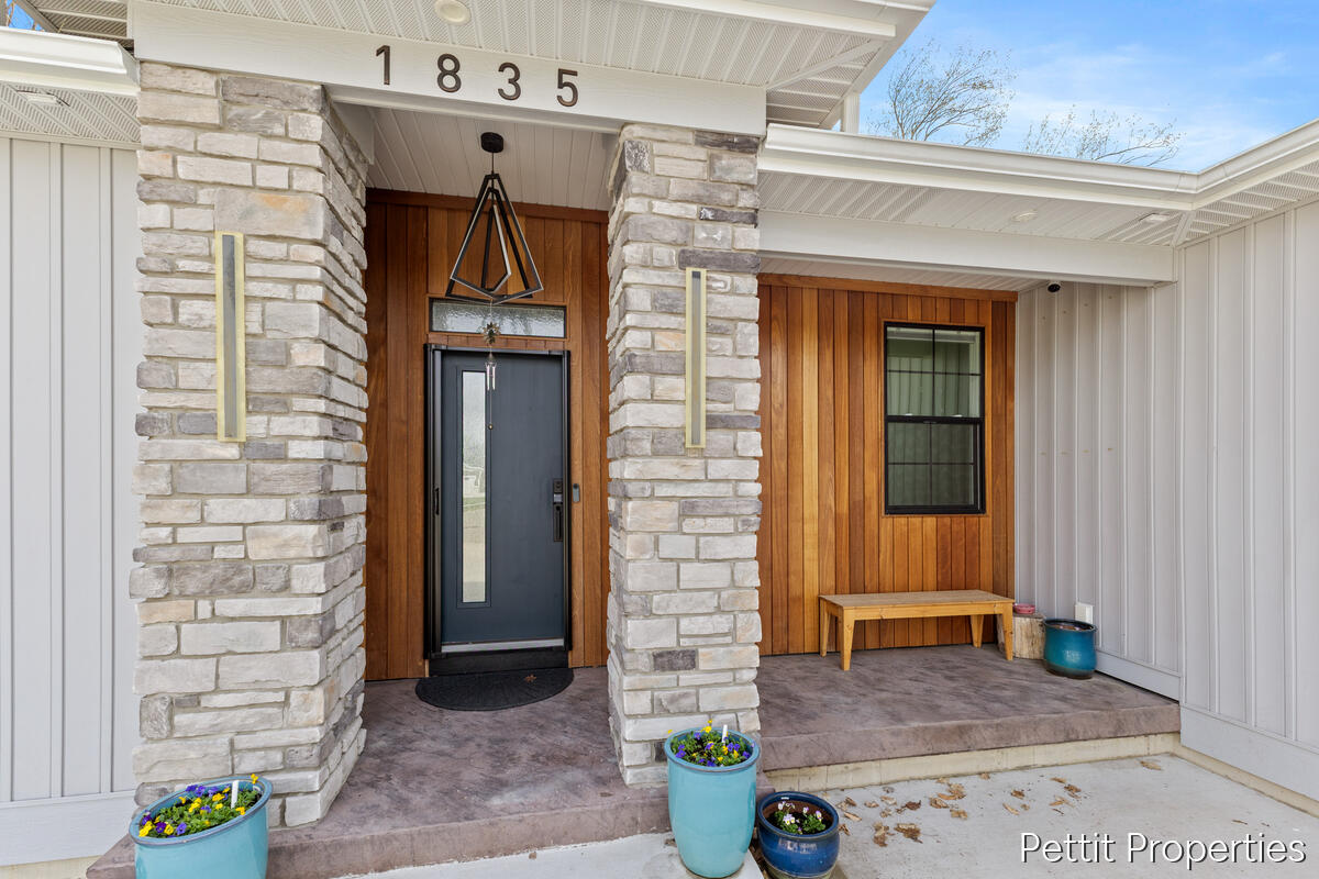 1835 Gloryfield Drive SW